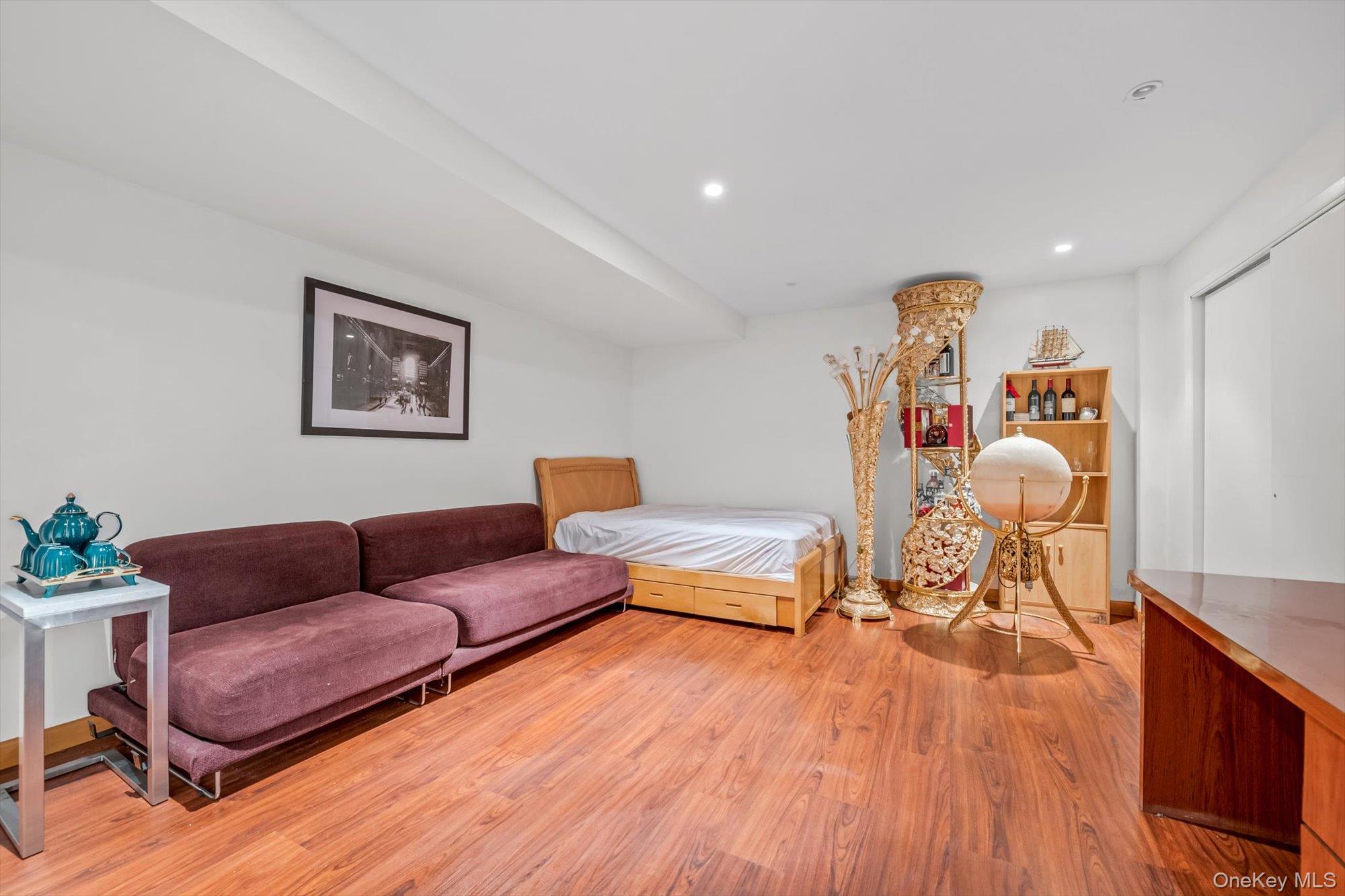 3 Horseshoe Lane, Great Neck, NY 11020