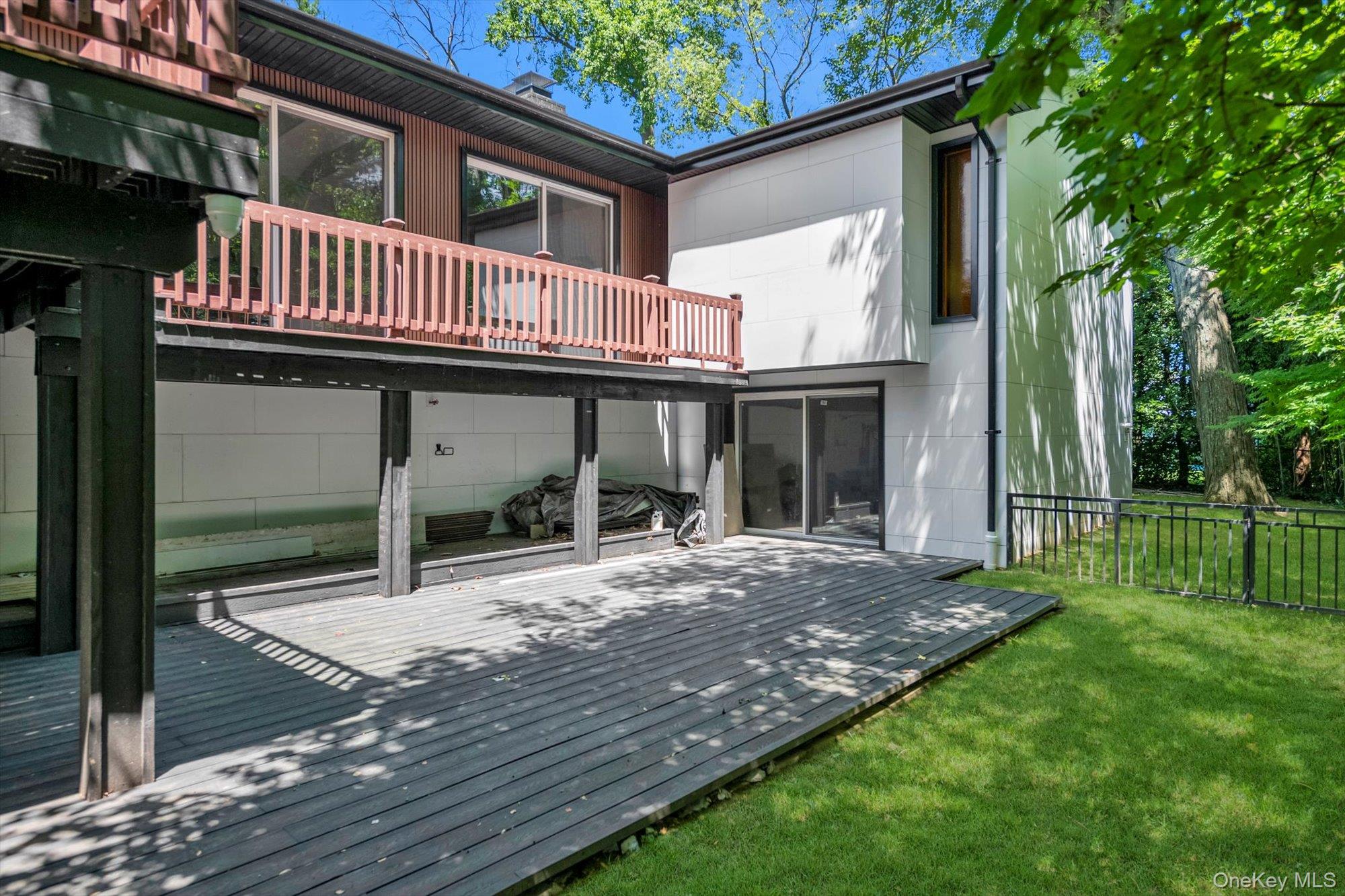 3 Horseshoe Lane, Great Neck, NY 11020