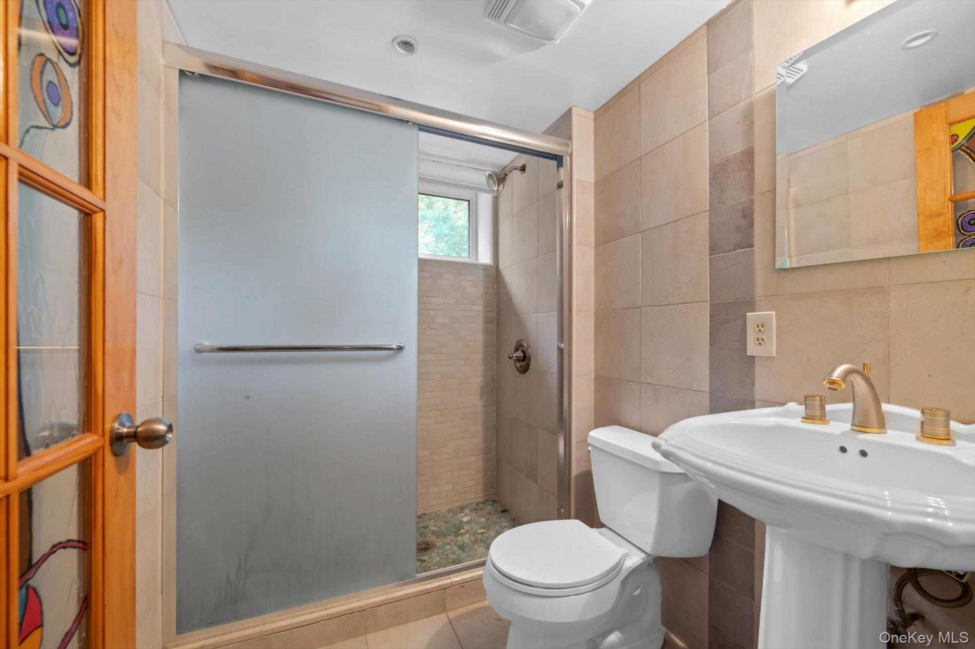 3 Horseshoe Lane, Great Neck, NY 11020