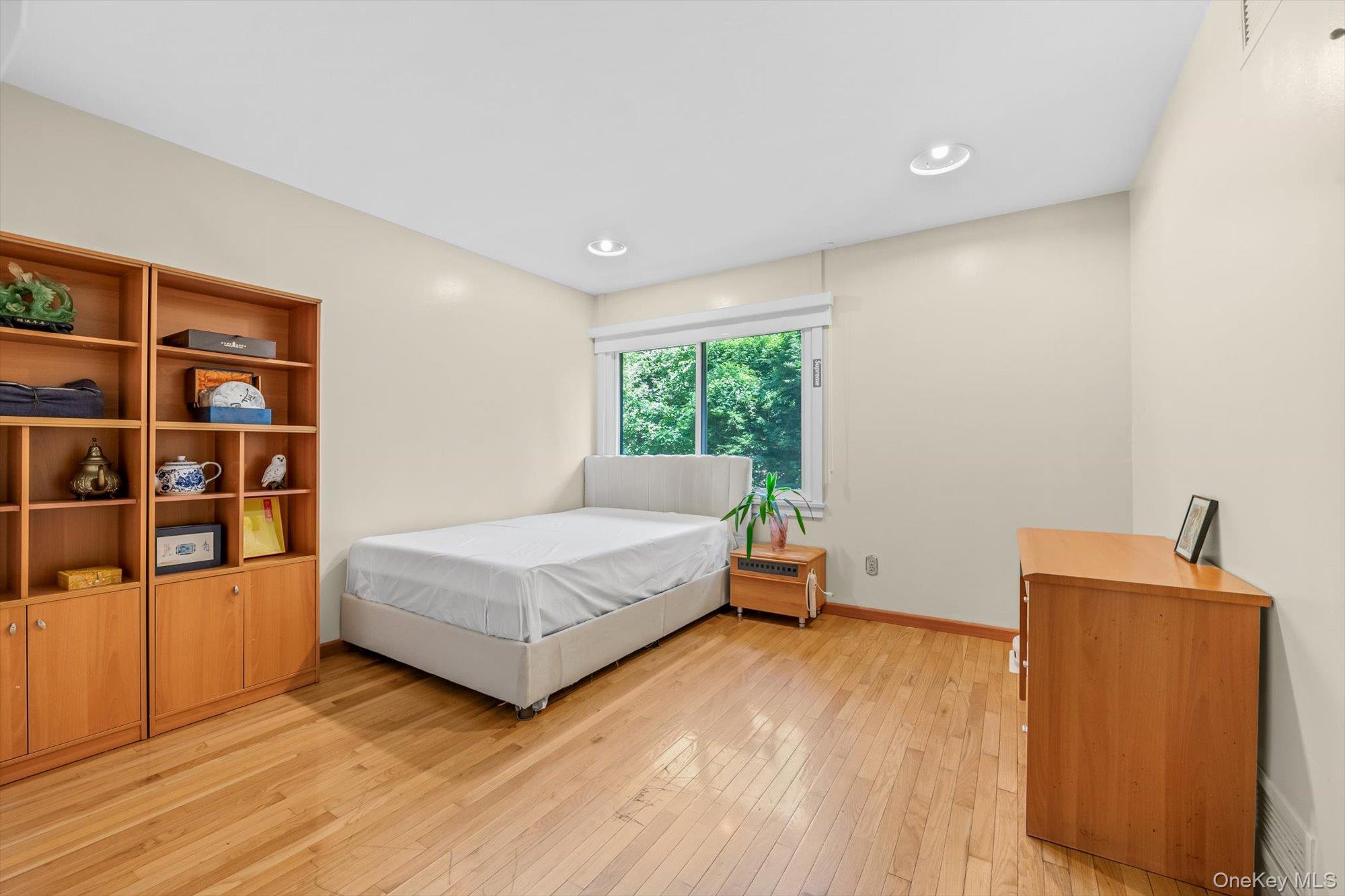 3 Horseshoe Lane, Great Neck, NY 11020