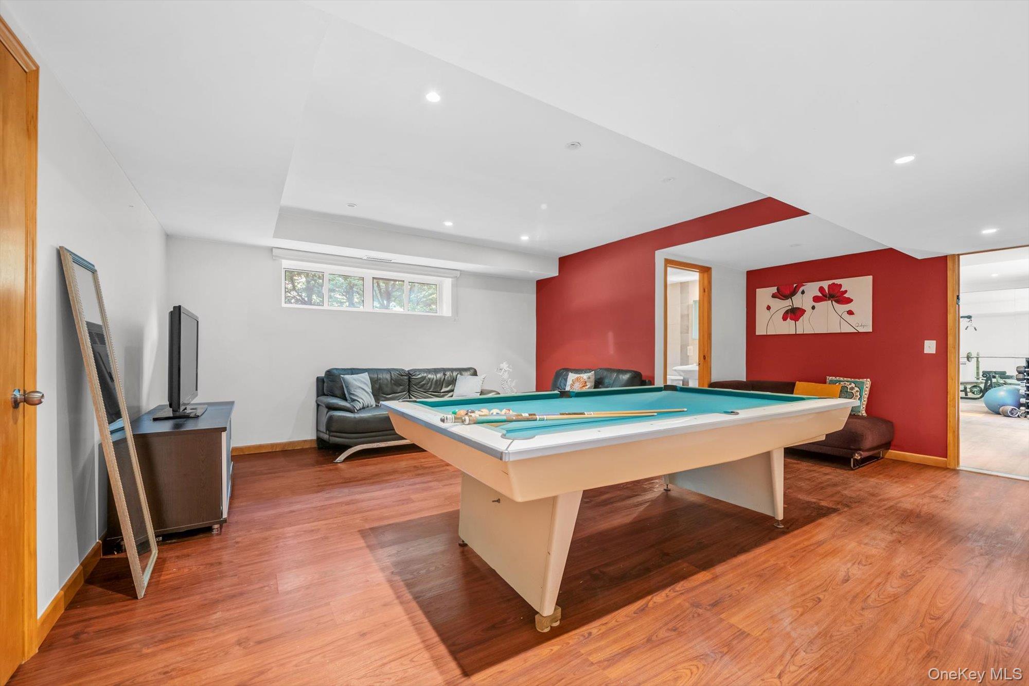 3 Horseshoe Lane, Great Neck, NY 11020