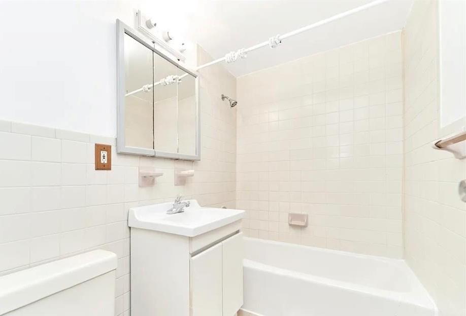 5609 Van Cleef Street, Corona, NY 11368