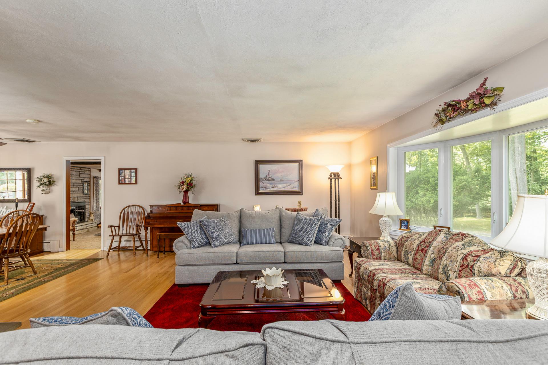 118 Harbor Road, Saint James, NY 11780