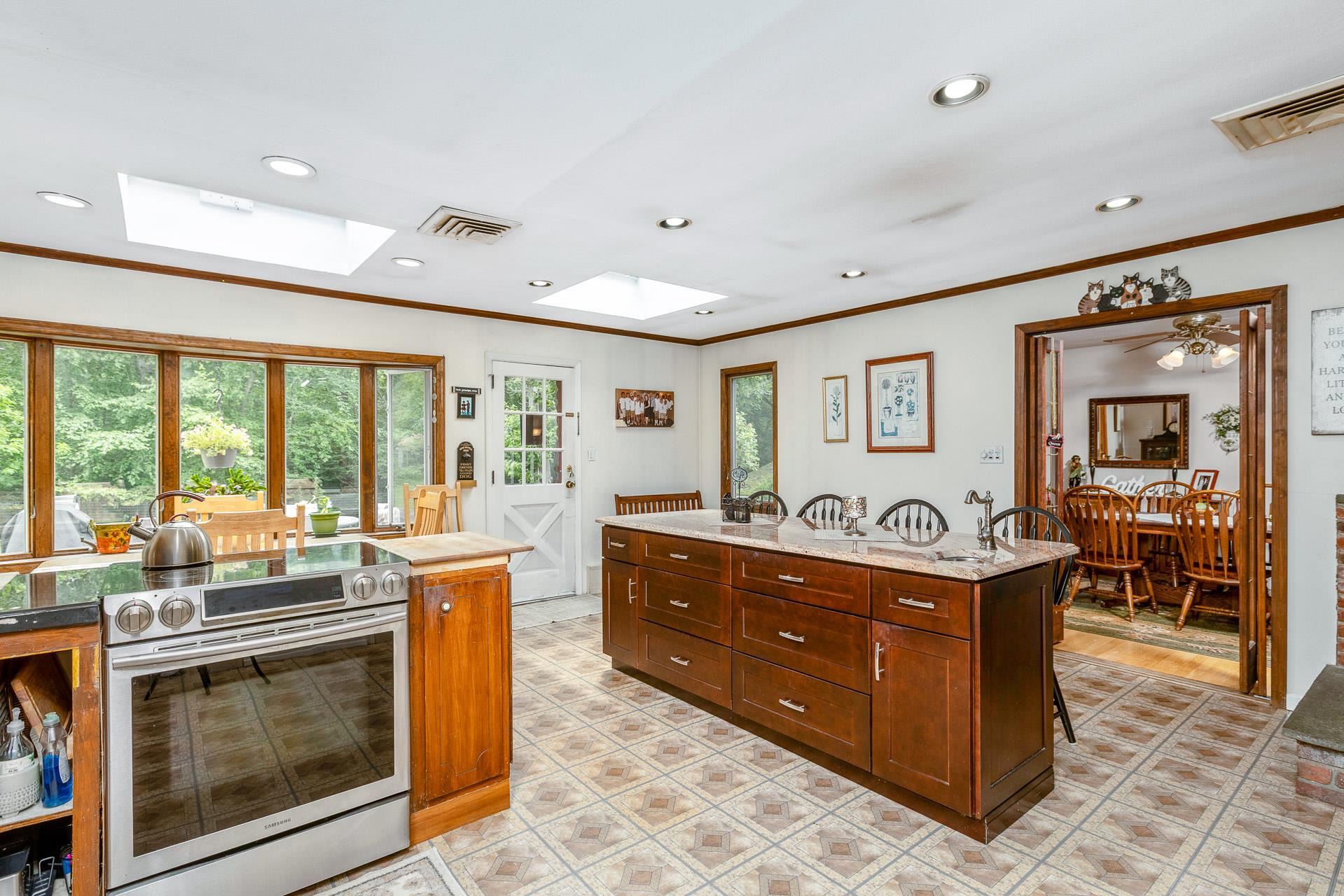 118 Harbor Road, Saint James, NY 11780