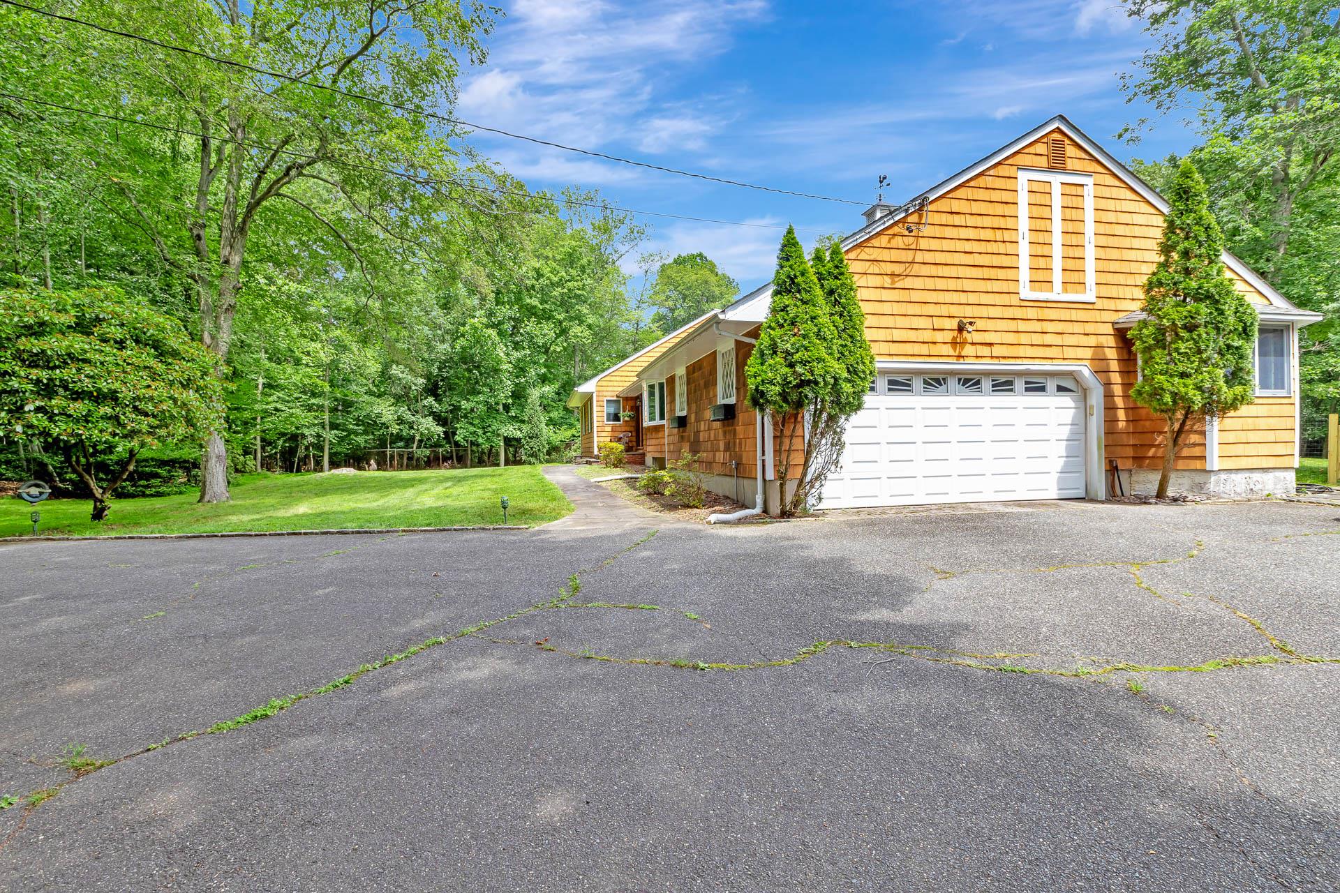 118 Harbor Road, Saint James, NY 11780