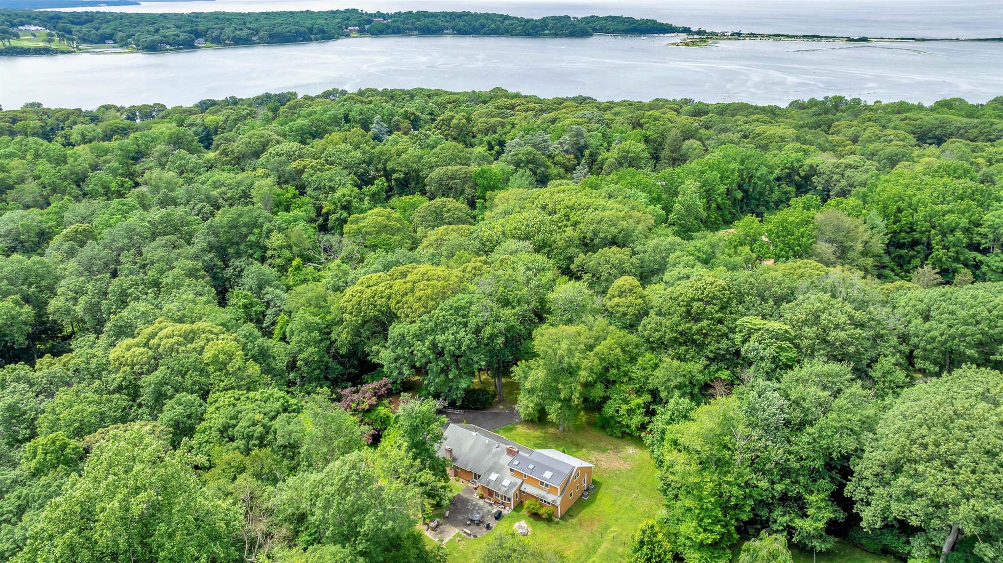 118 Harbor Road, Saint James, NY 11780
