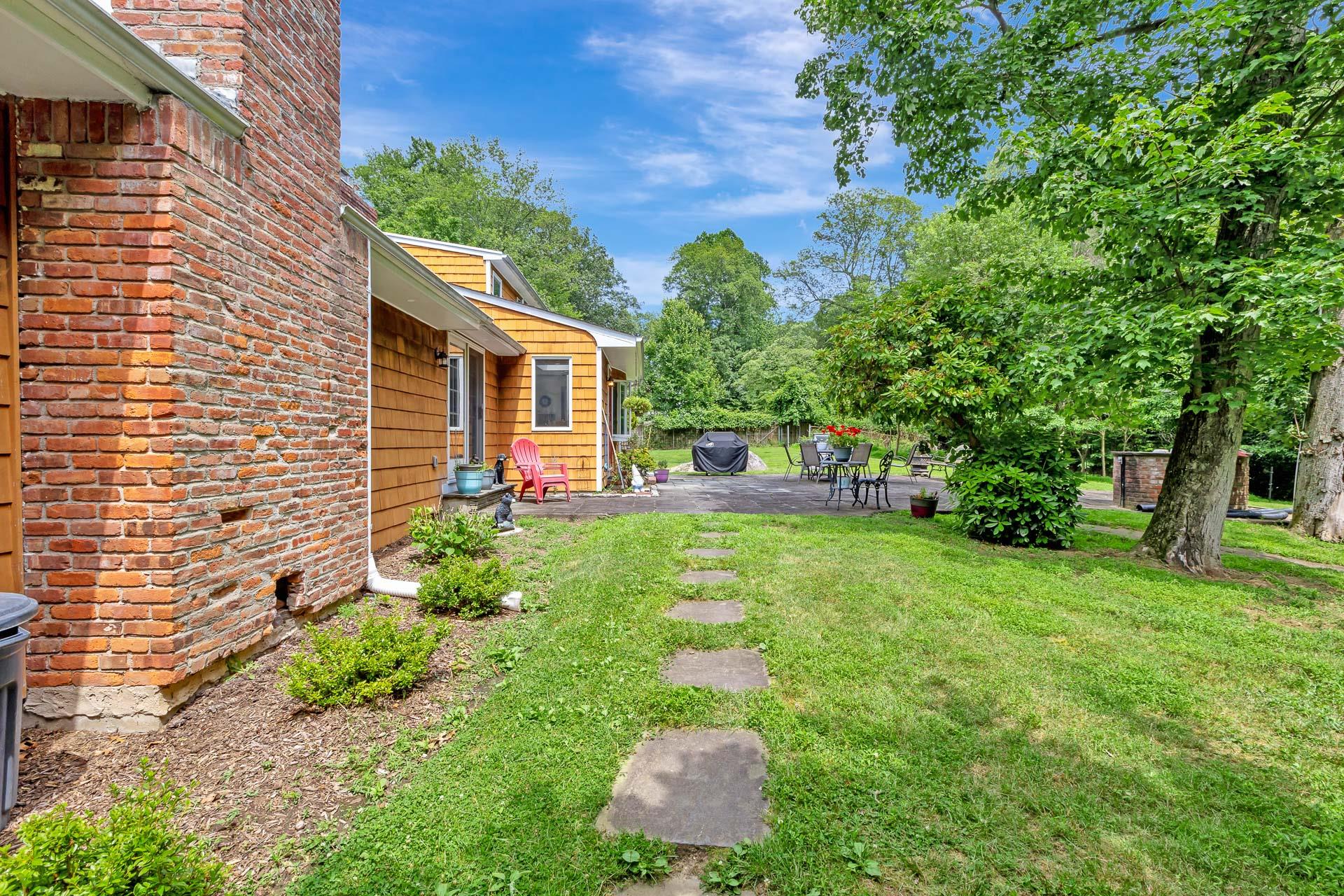 118 Harbor Road, Saint James, NY 11780