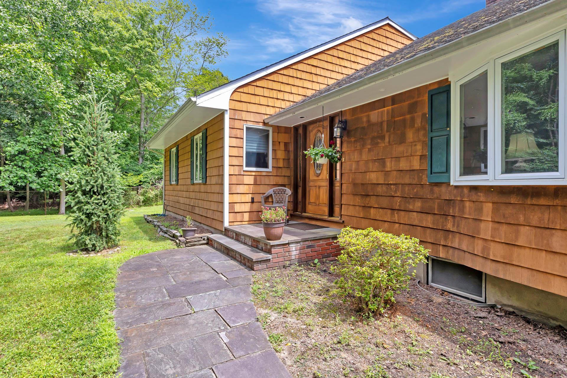 118 Harbor Road, Saint James, NY 11780
