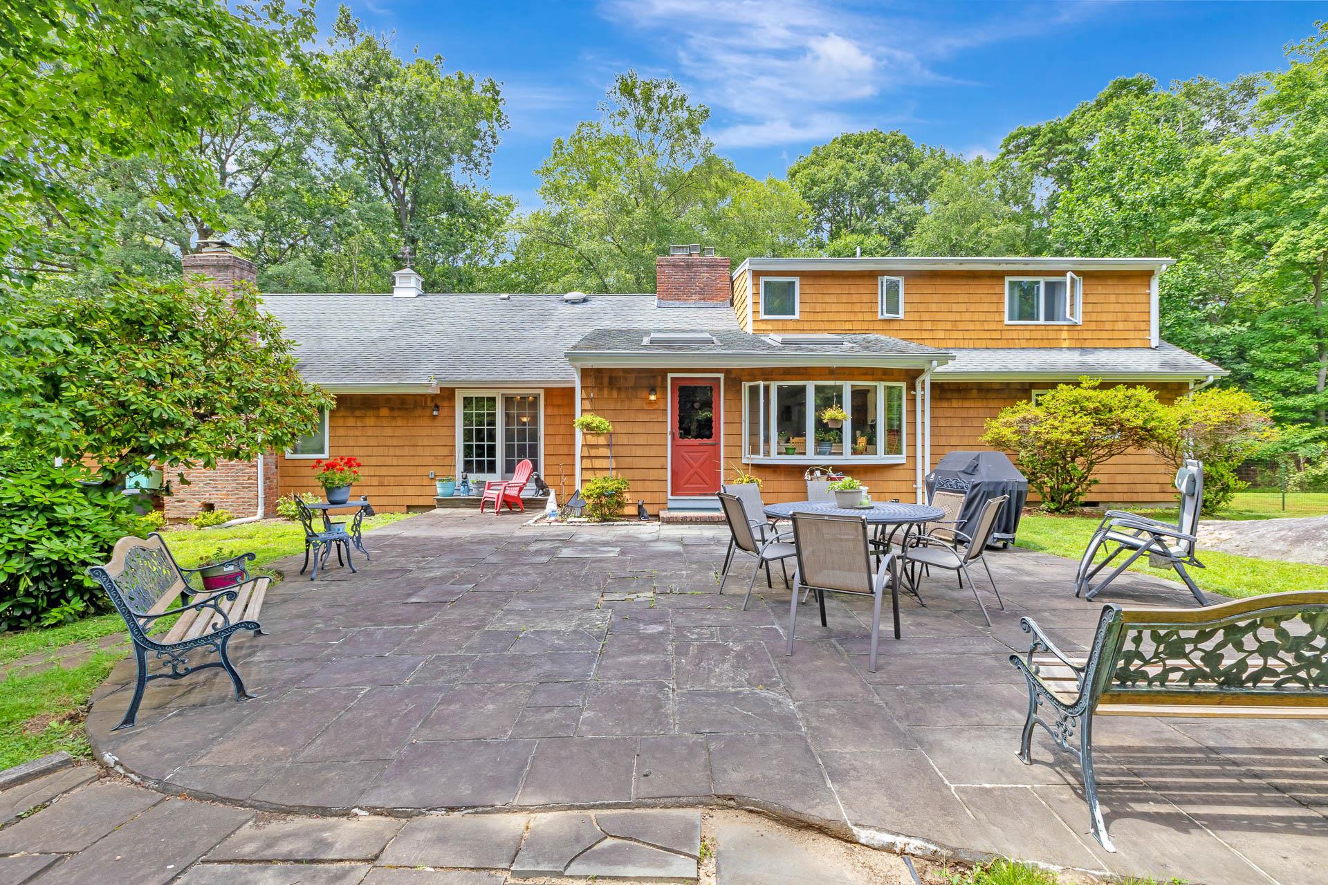 118 Harbor Road, Saint James, NY 11780