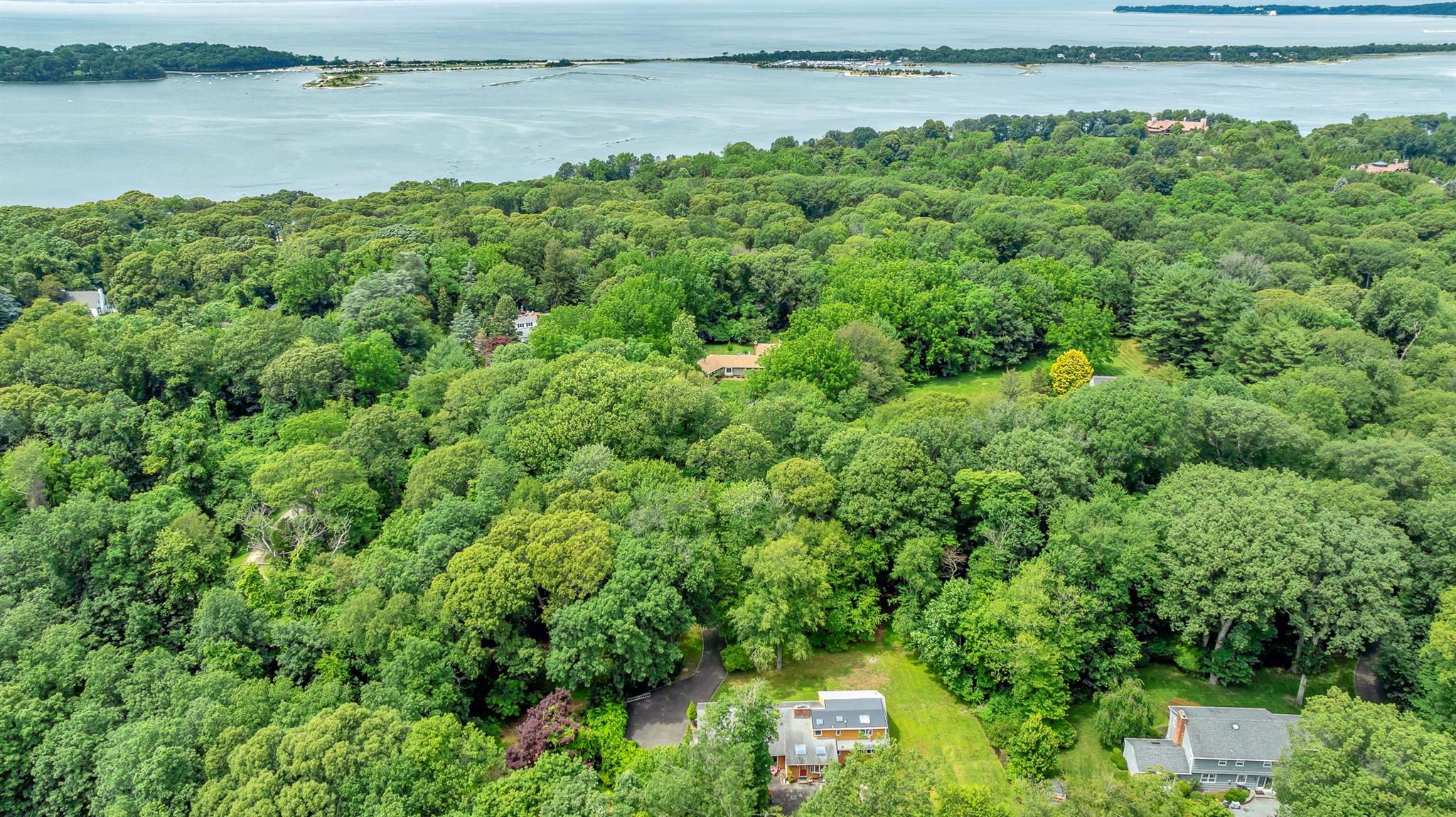 118 Harbor Road, Saint James, NY 11780