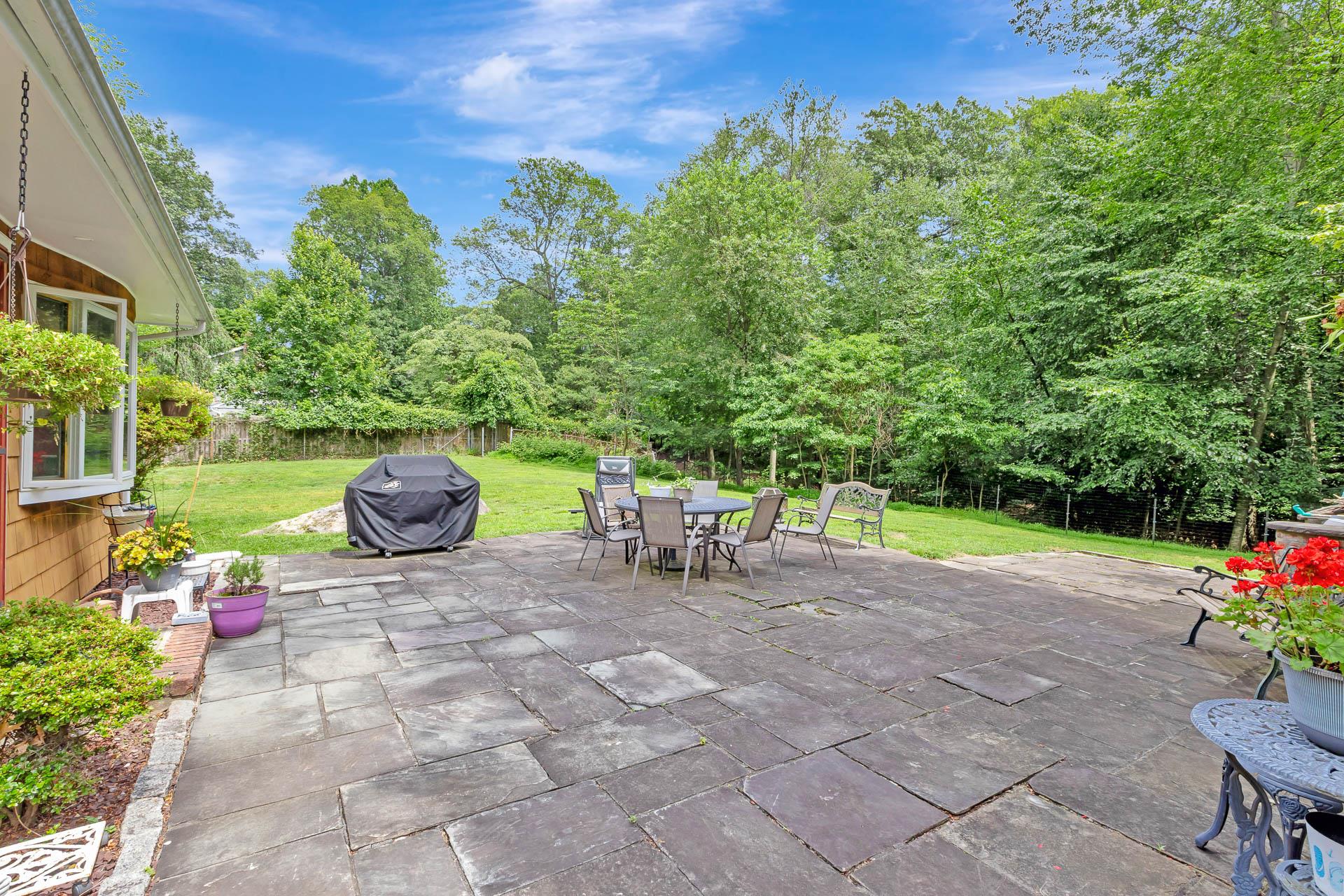 118 Harbor Road, Saint James, NY 11780