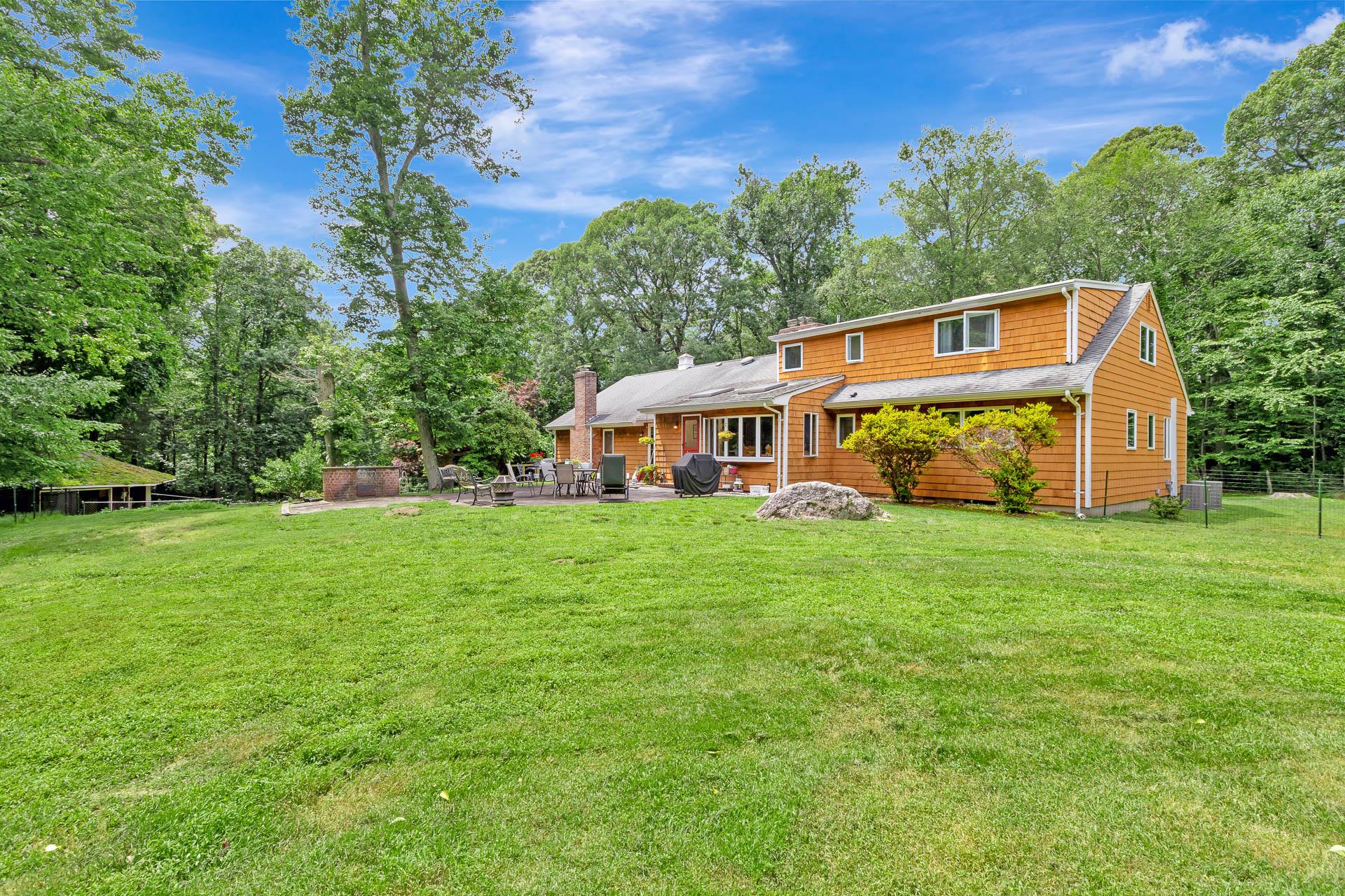 118 Harbor Road, Saint James, NY 11780