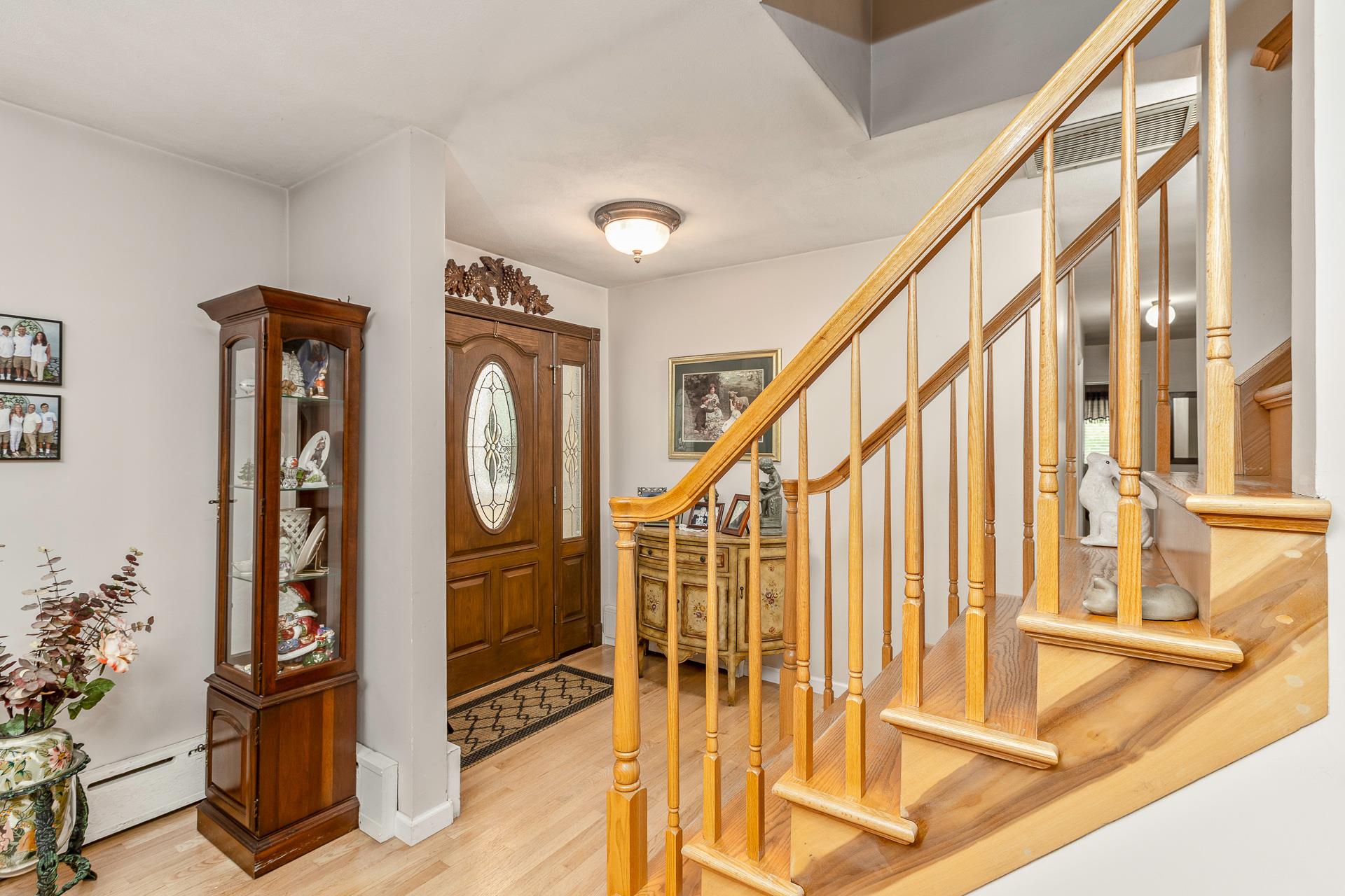 118 Harbor Road, Saint James, NY 11780