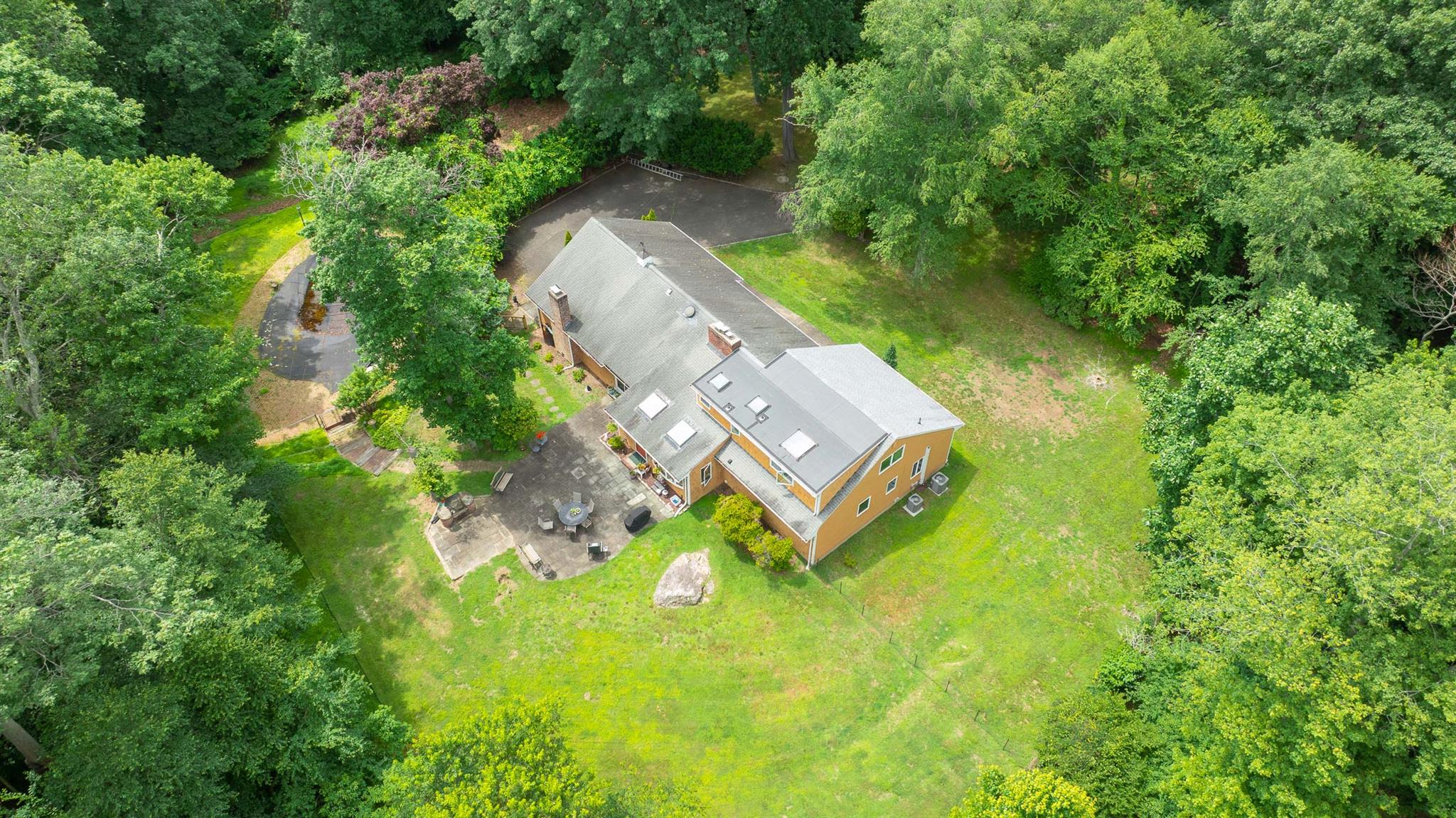 118 Harbor Road, Saint James, NY 11780