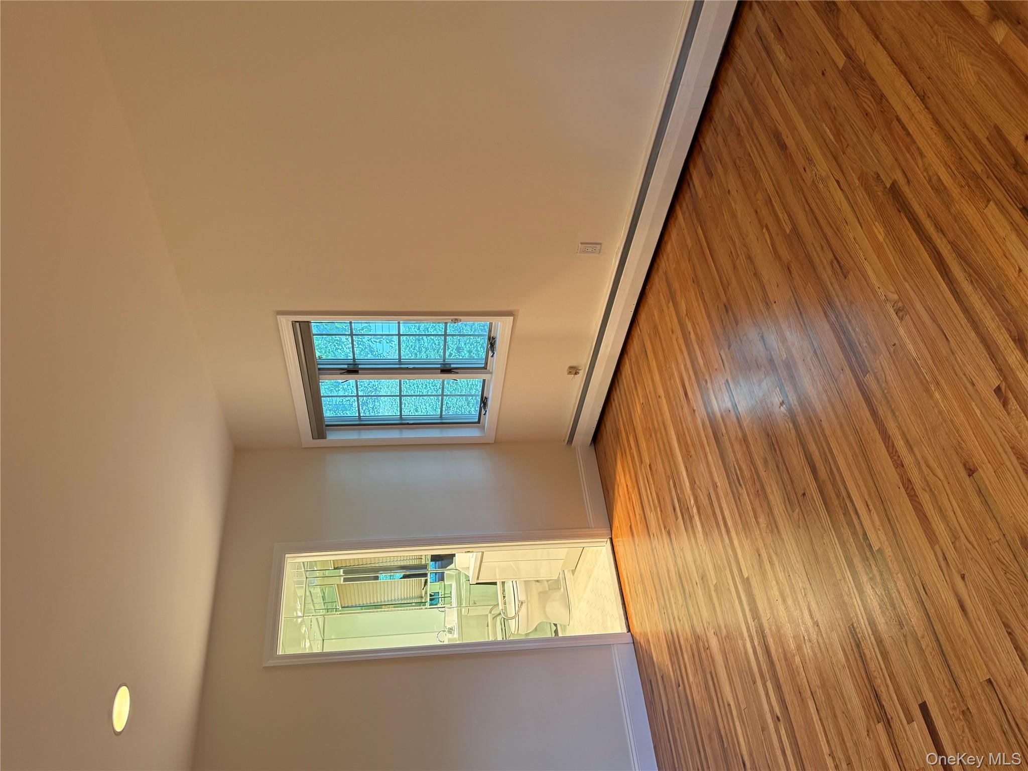 30 Dogwood Road # PVT HOUSE, Albertson, NY 11507