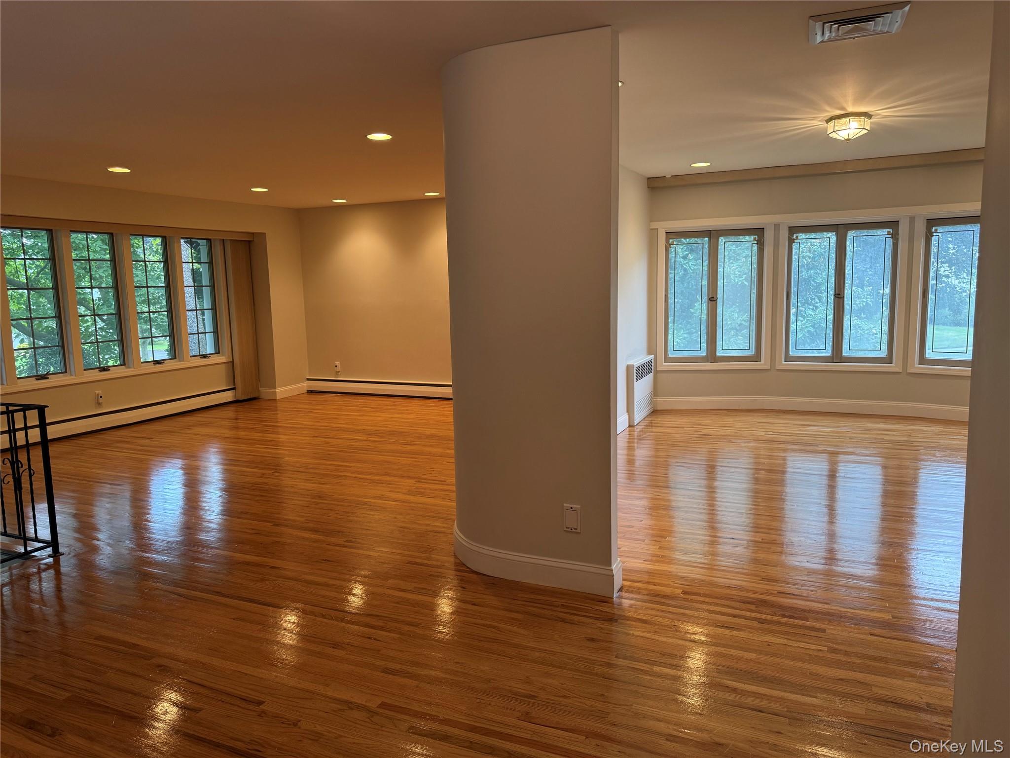 30 Dogwood Road # PVT HOUSE, Albertson, NY 11507