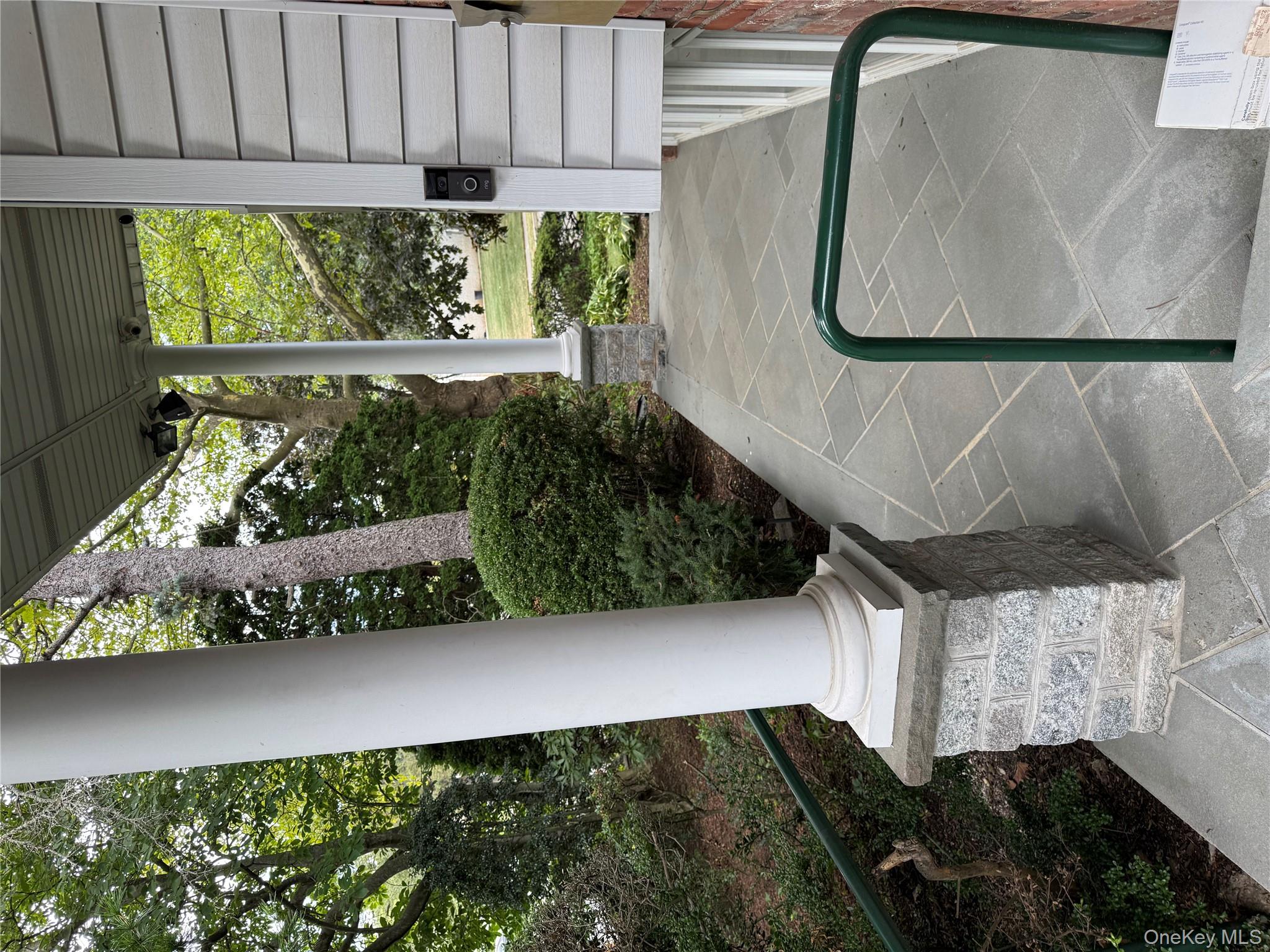 30 Dogwood Road # PVT HOUSE, Albertson, NY 11507