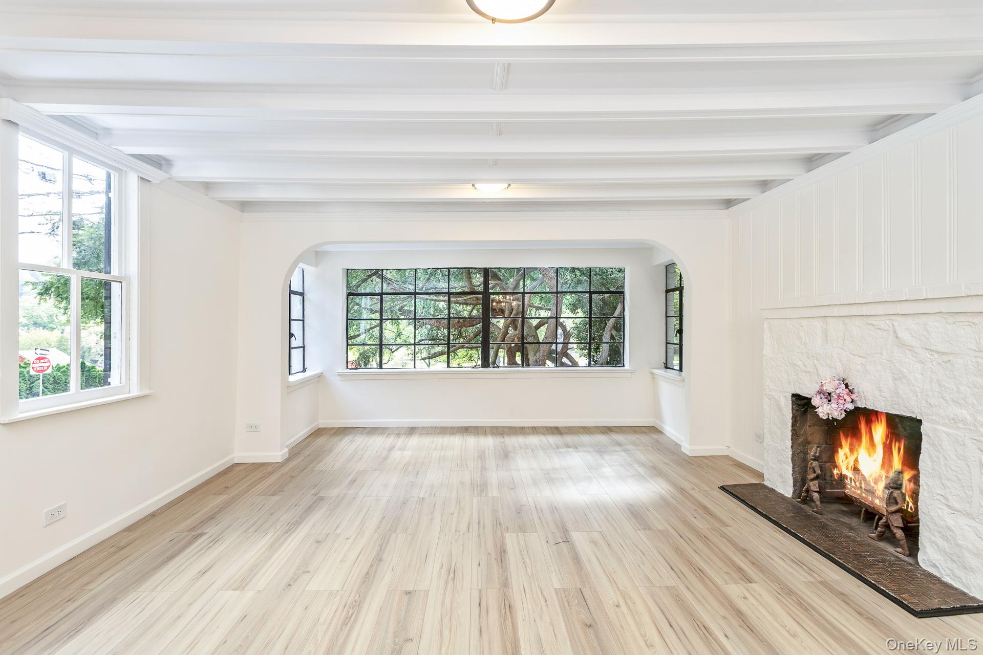 122 Main Street, Roslyn, NY 11576