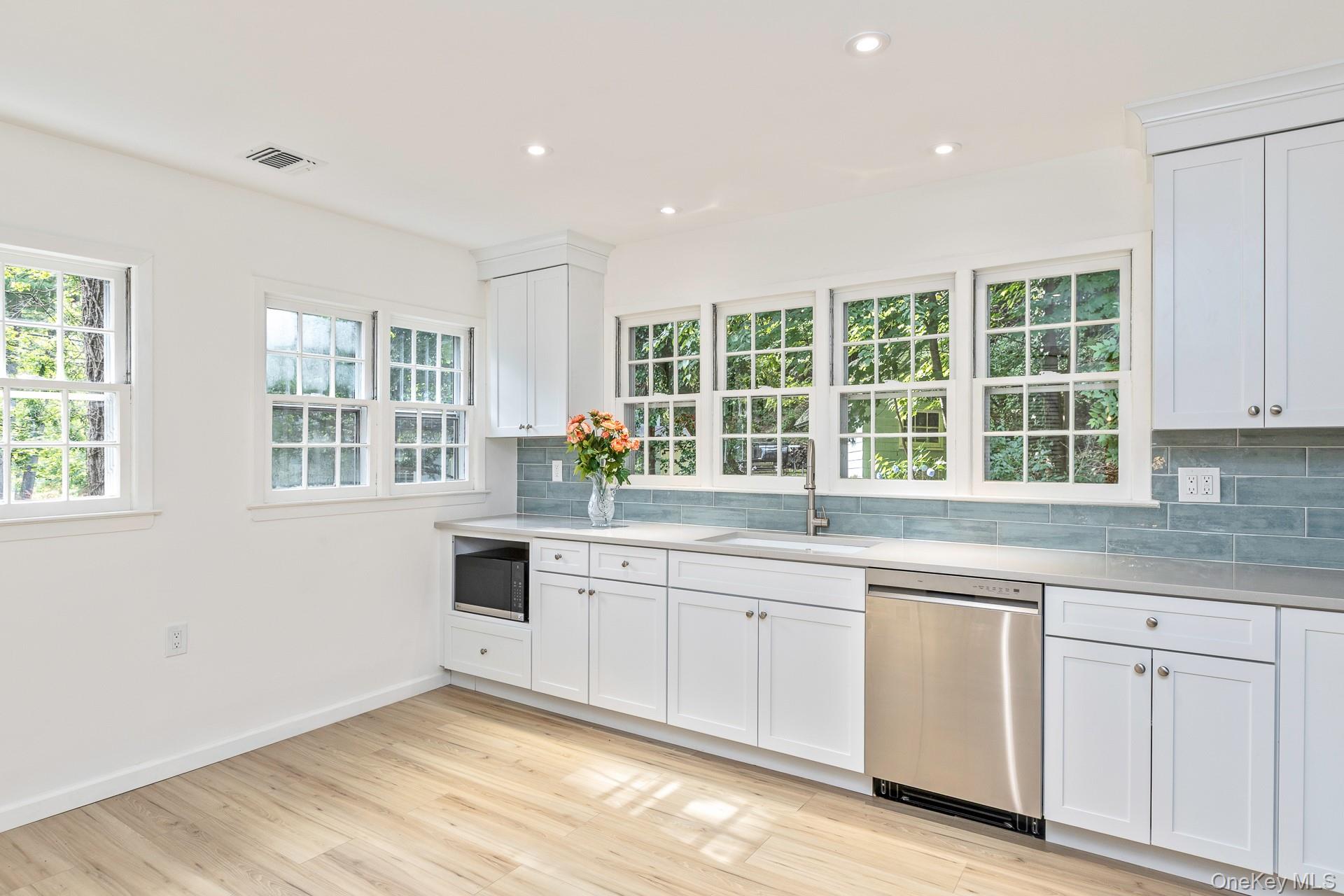 122 Main Street, Roslyn, NY 11576