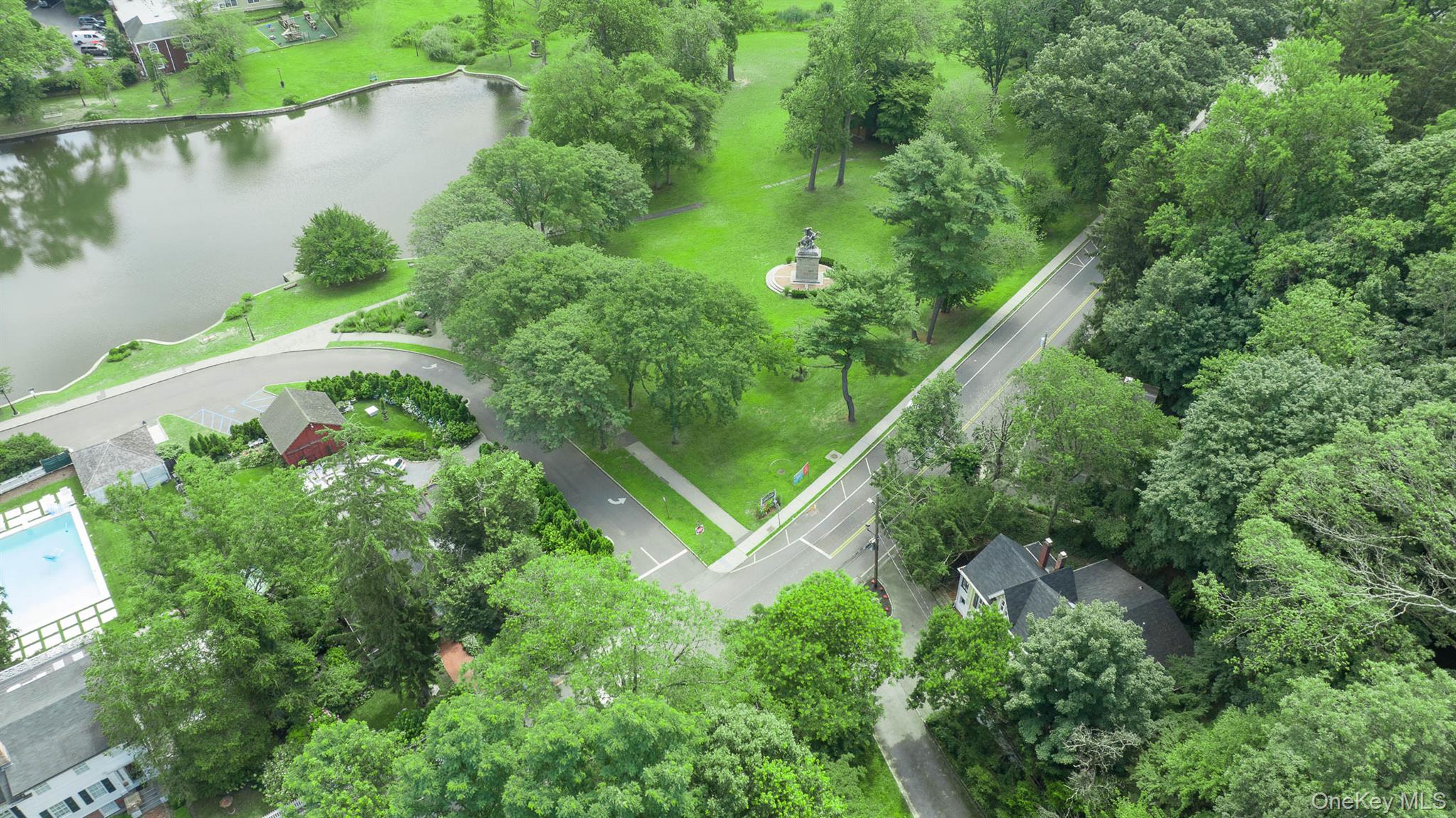 122 Main Street, Roslyn, NY 11576