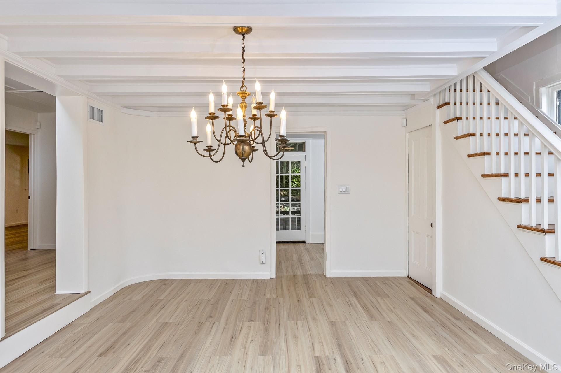 122 Main Street, Roslyn, NY 11576