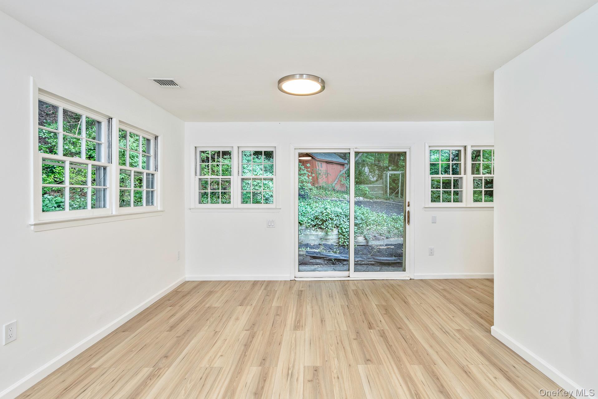 122 Main Street, Roslyn, NY 11576