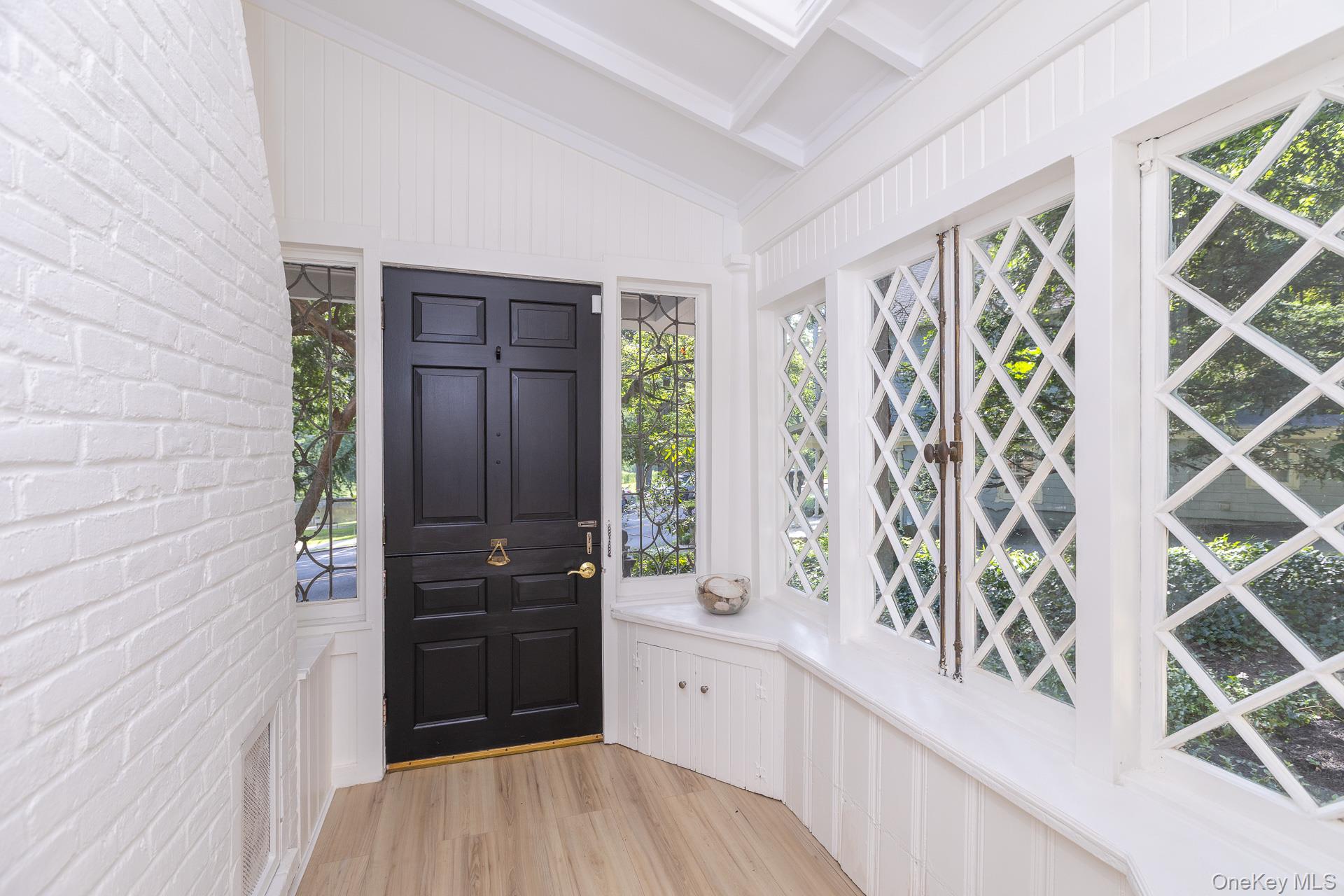 122 Main Street, Roslyn, NY 11576