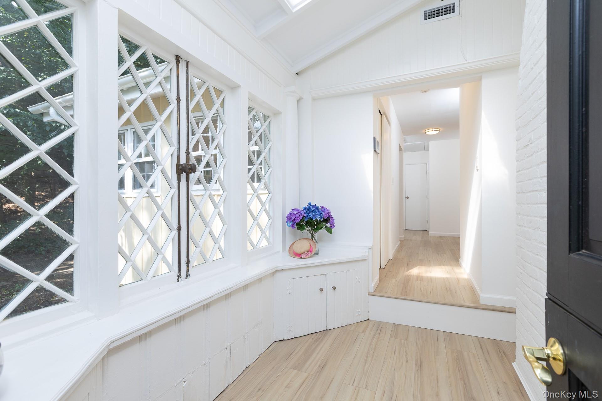 122 Main Street, Roslyn, NY 11576