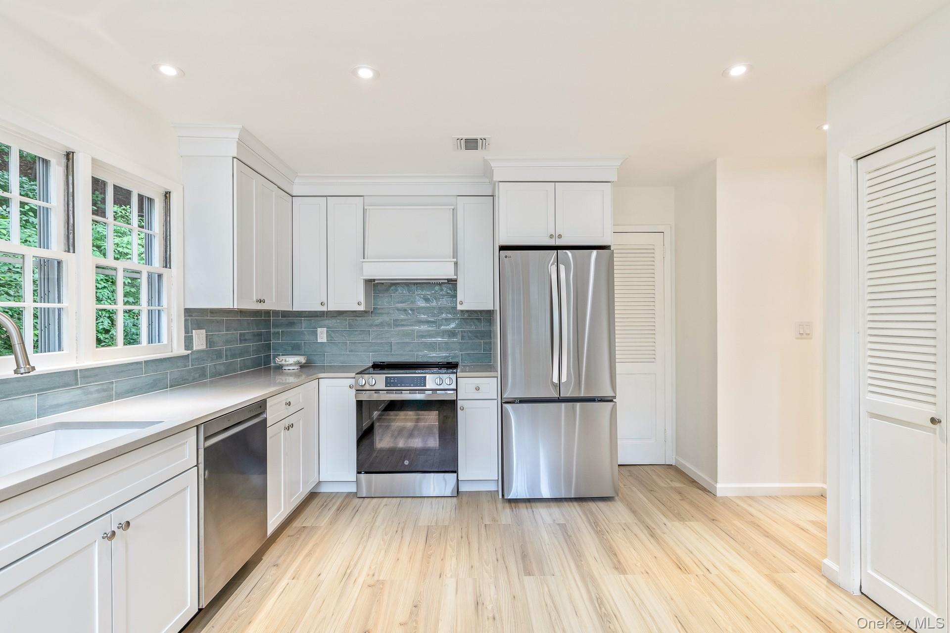 122 Main Street, Roslyn, NY 11576