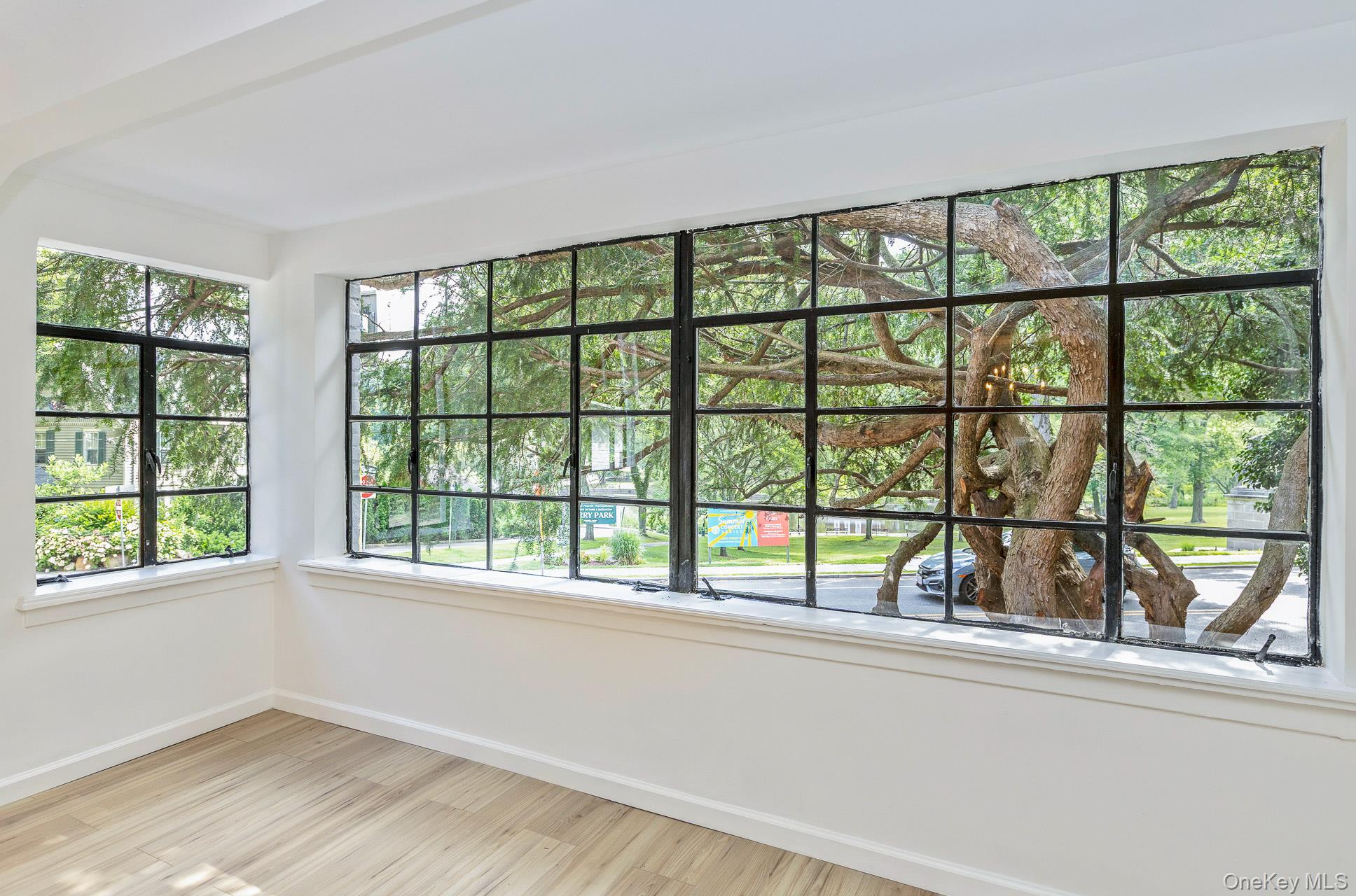 122 Main Street, Roslyn, NY 11576