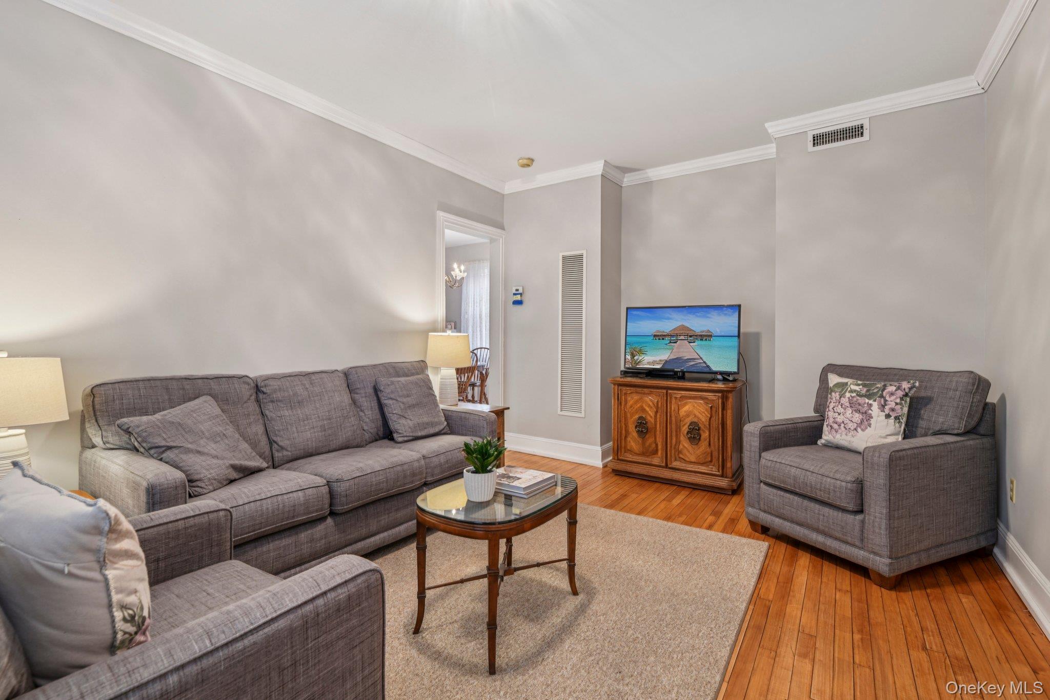 402 N Village Avenue, Rockville Centre, NY 11570