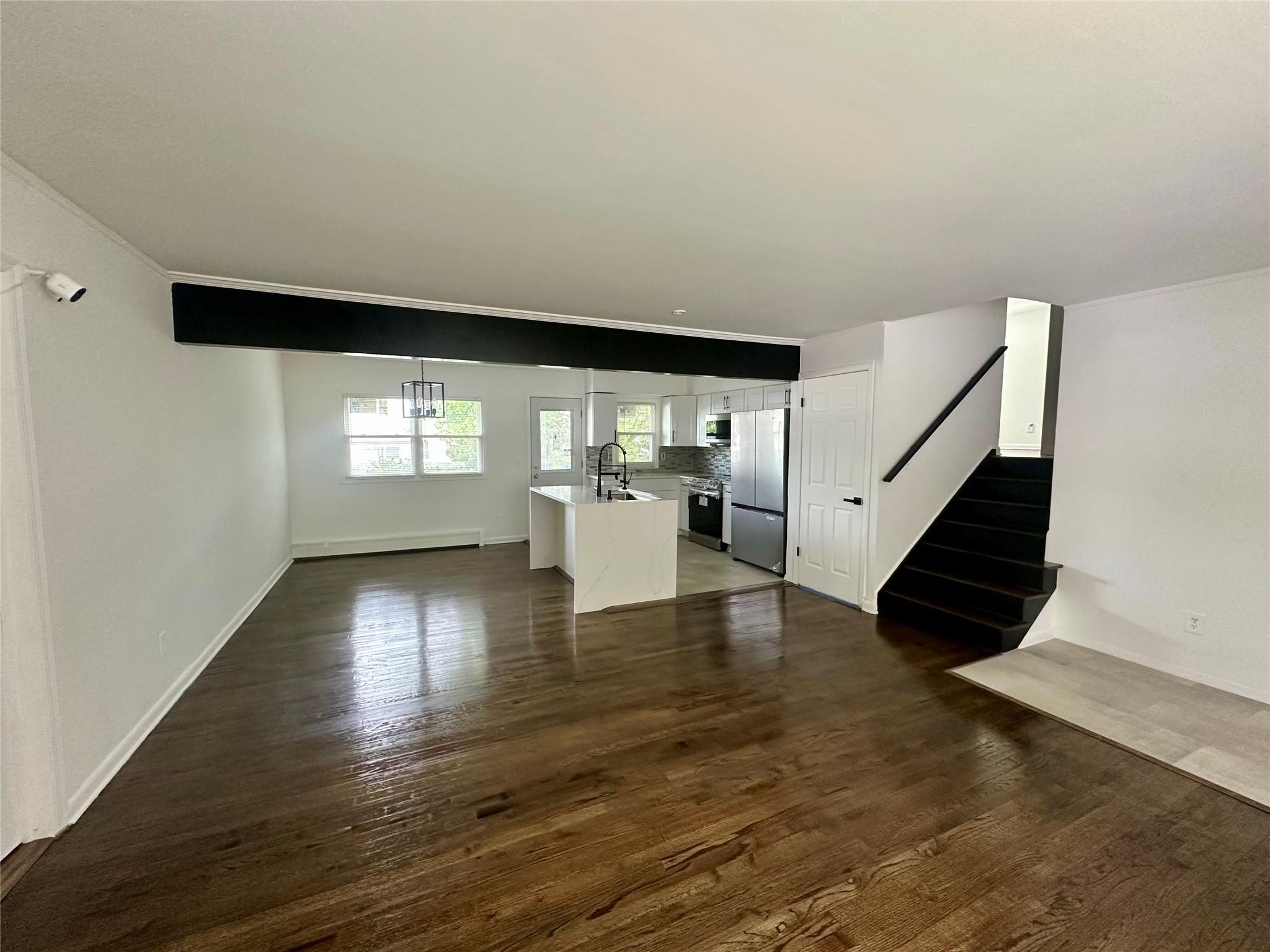 1070 Spur Drive S, Islip, NY 11706