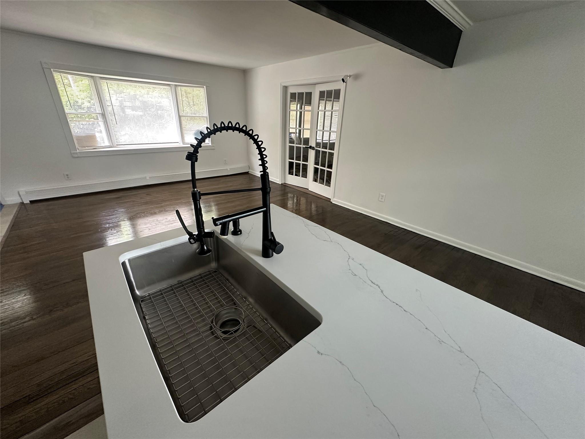 1070 Spur Drive S, Islip, NY 11706