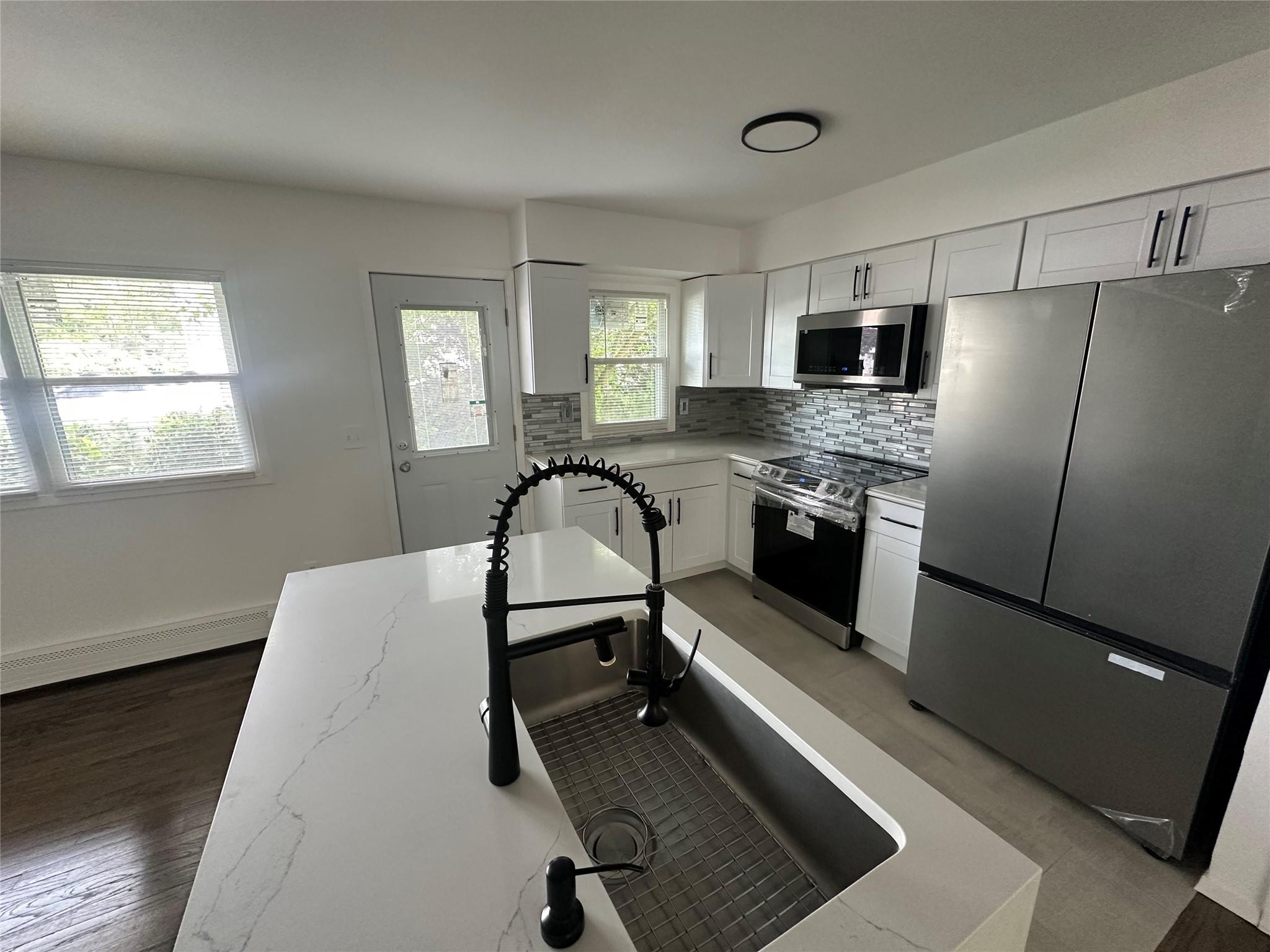 1070 Spur Drive S, Islip, NY 11706