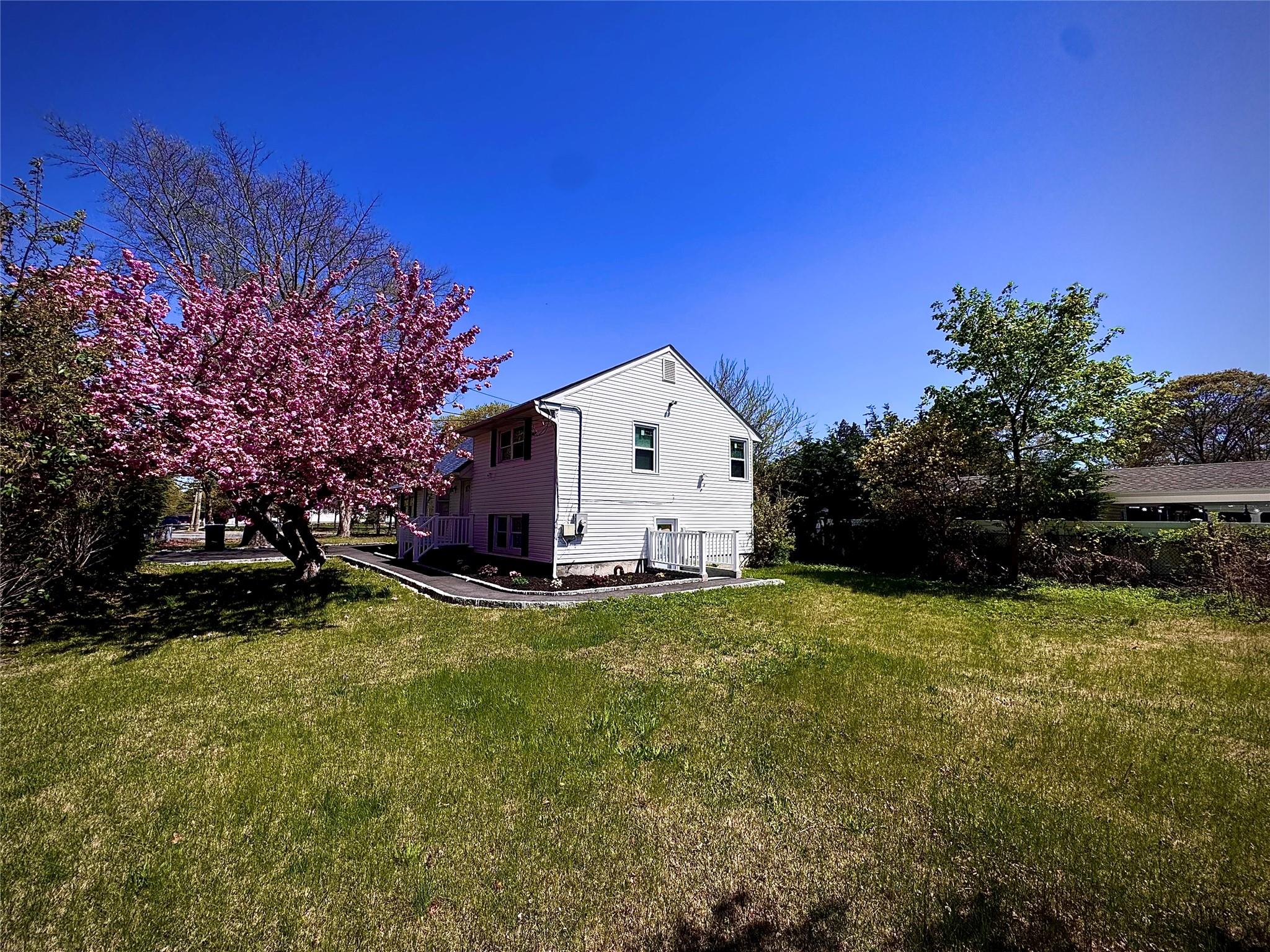 1070 Spur Drive S, Islip, NY 11706