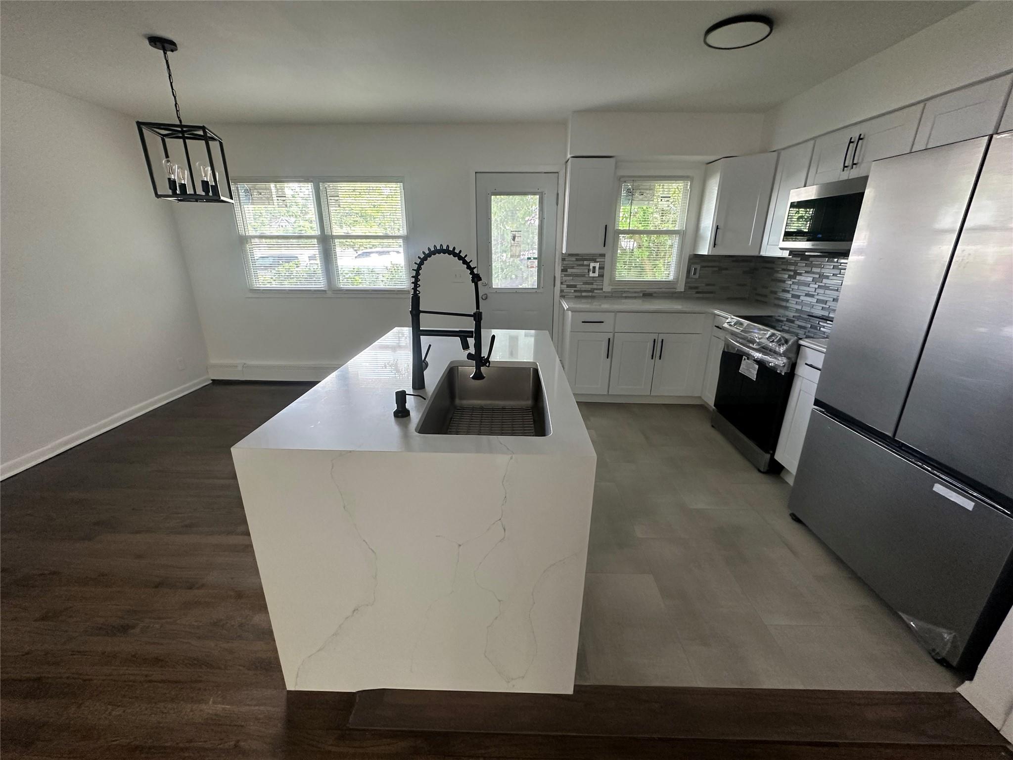 1070 Spur Drive S, Islip, NY 11706