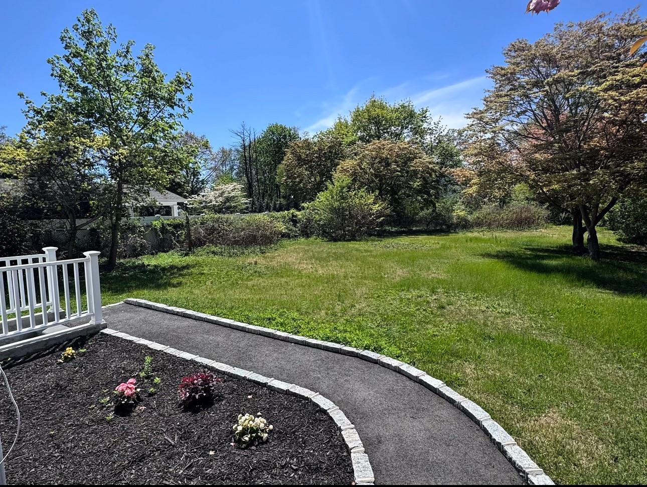 1070 Spur Drive S, Islip, NY 11706