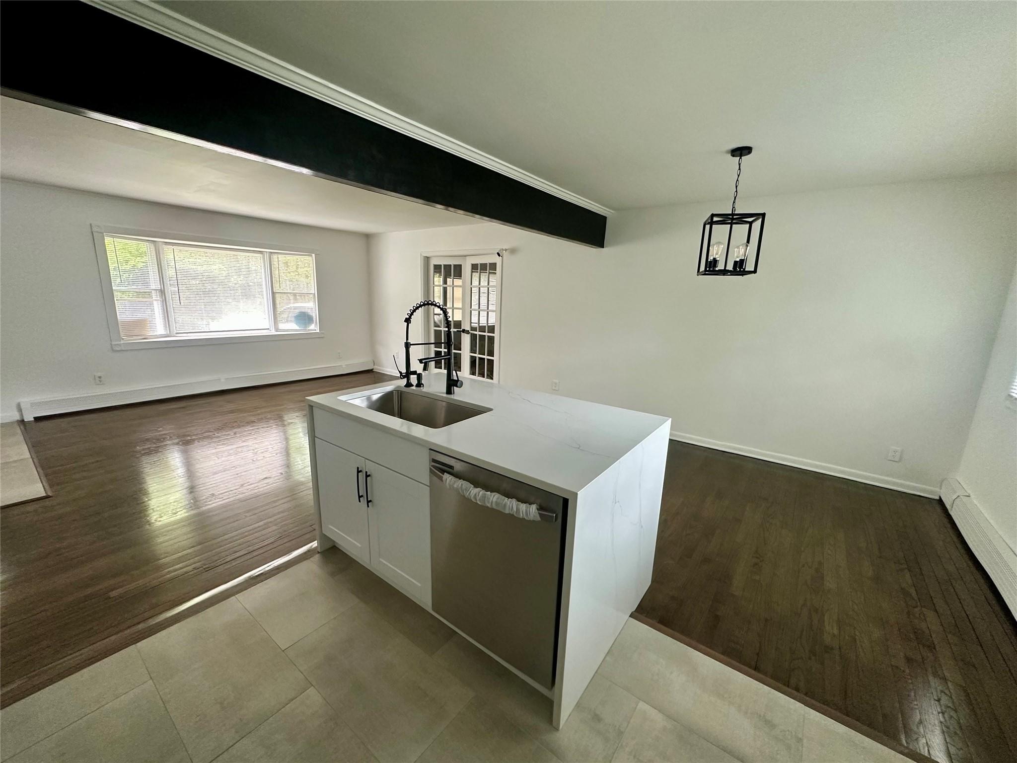 1070 Spur Drive S, Islip, NY 11706