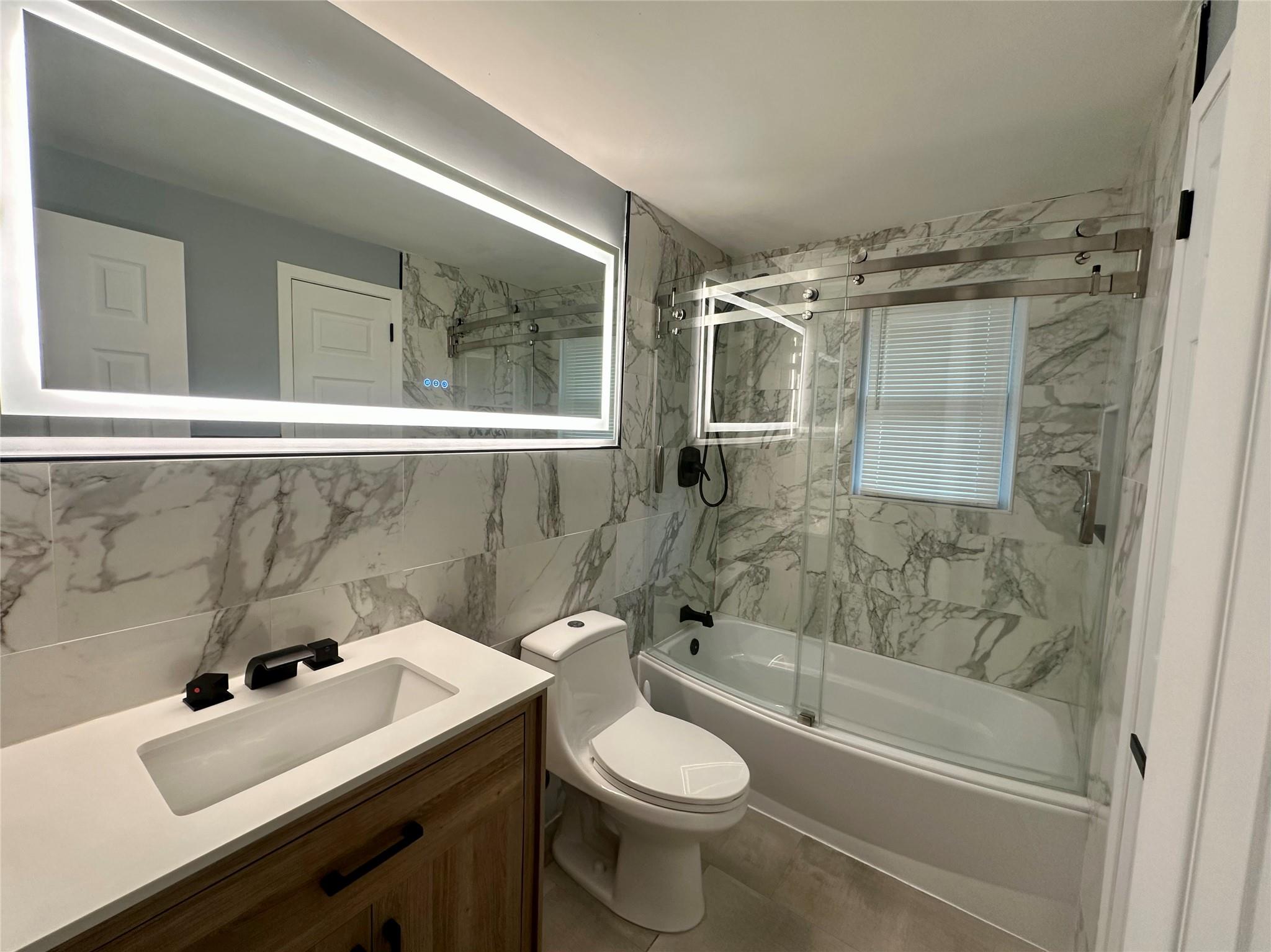 1070 Spur Drive S, Islip, NY 11706