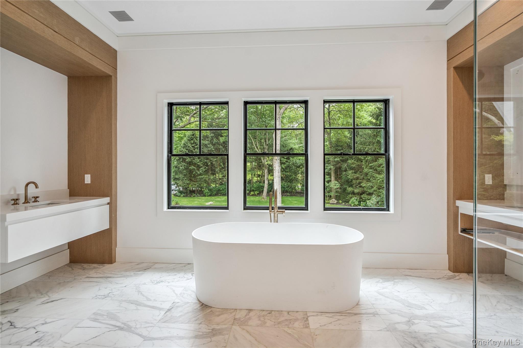 63 Fruitledge Road, Brookville, NY 11545