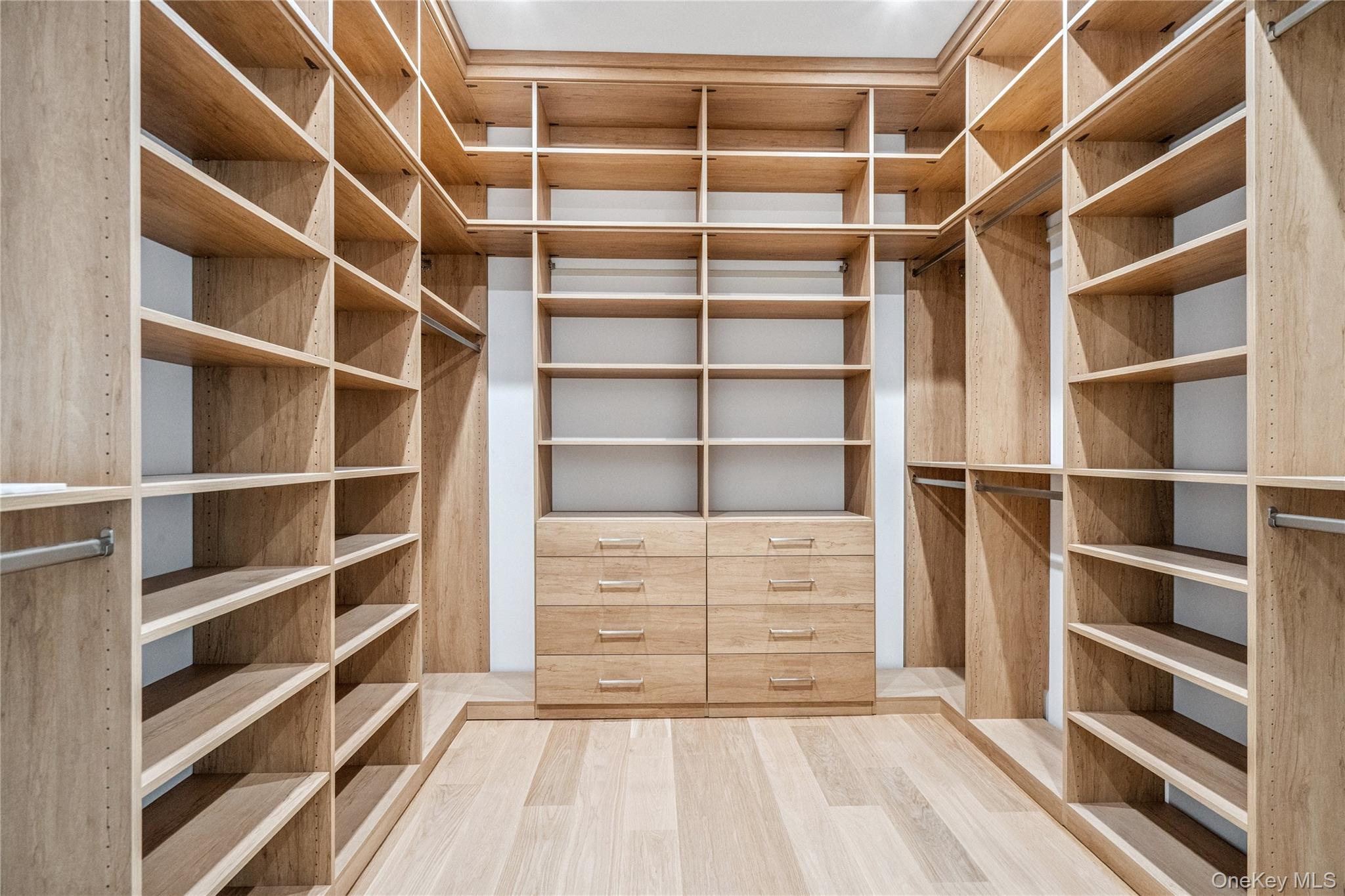 63 Fruitledge Road, Brookville, NY 11545