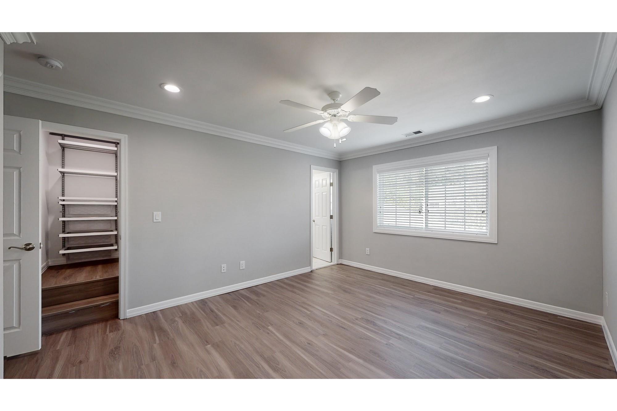 100 Saddle Cove Road # 606, Bohemia, NY 11716
