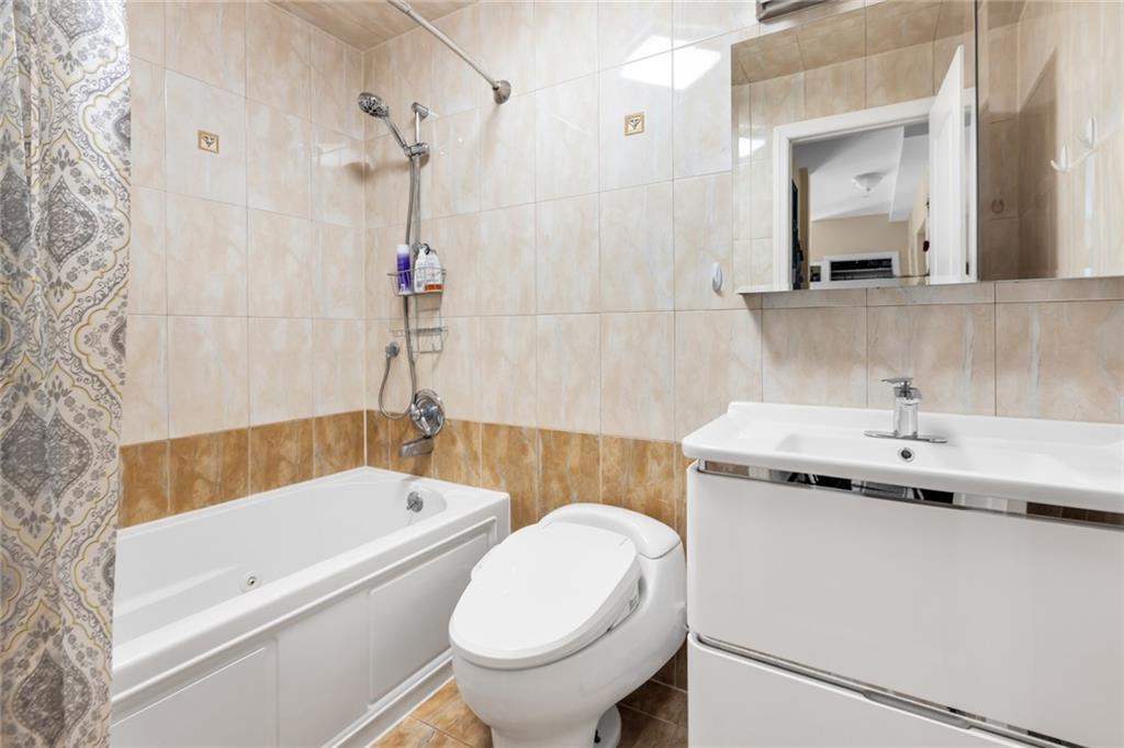 135 28th Avenue # 2A, Brooklyn, NY 11214