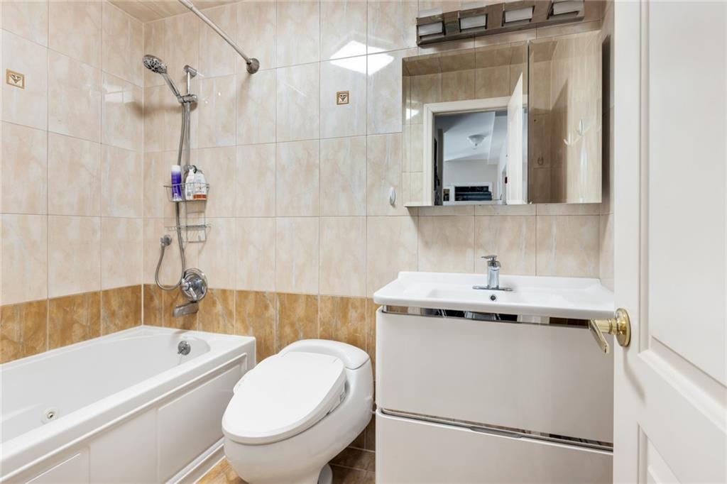 135 28th Avenue # 2A, Brooklyn, NY 11214