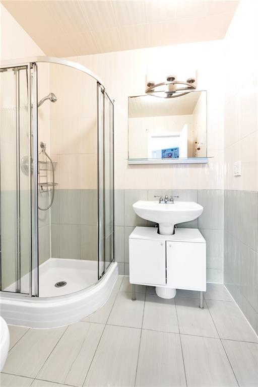 135 28th Avenue # 2A, Brooklyn, NY 11214