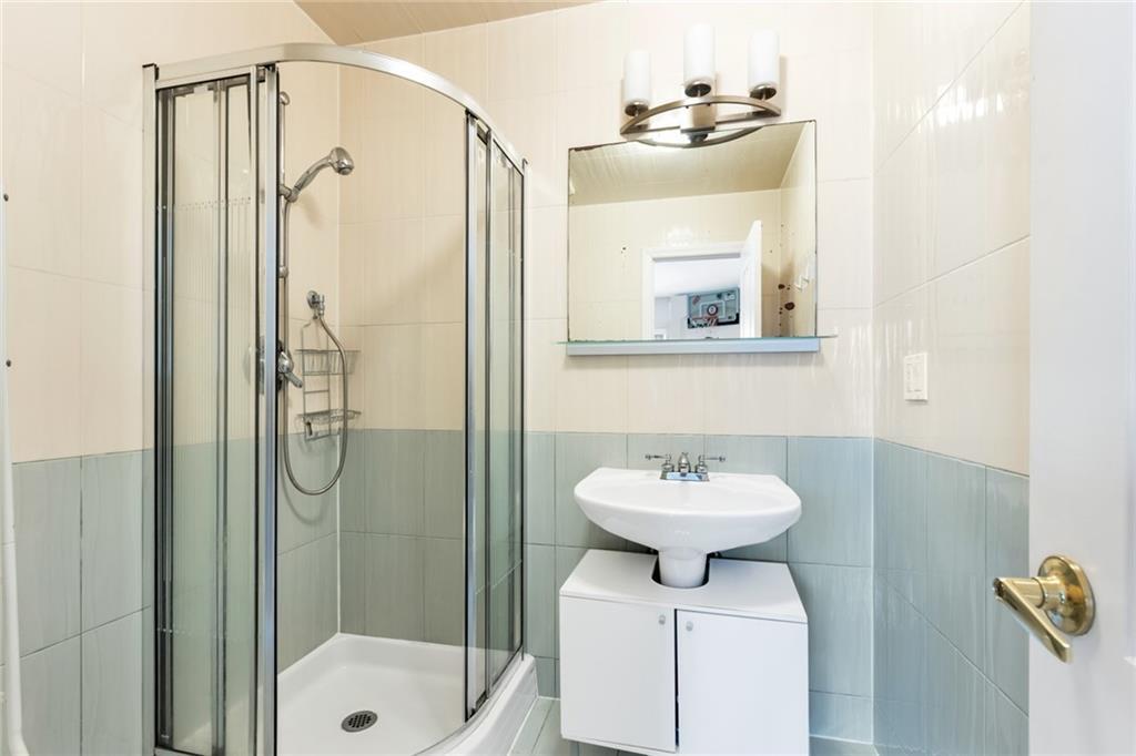 135 28th Avenue # 2A, Brooklyn, NY 11214