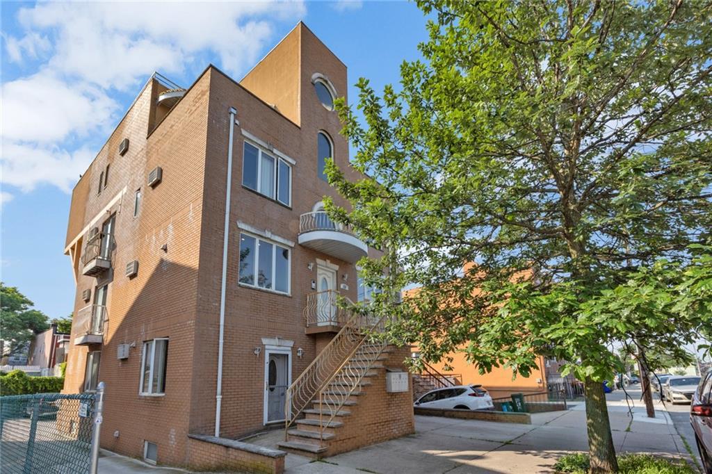 135 28th Avenue # 2A, Brooklyn, NY 11214