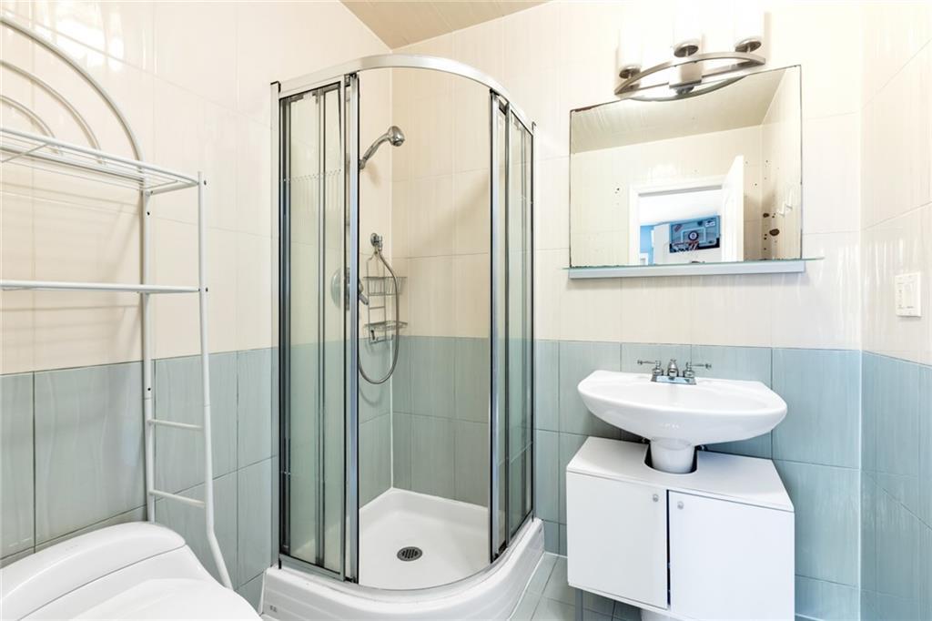 135 28th Avenue # 2A, Brooklyn, NY 11214