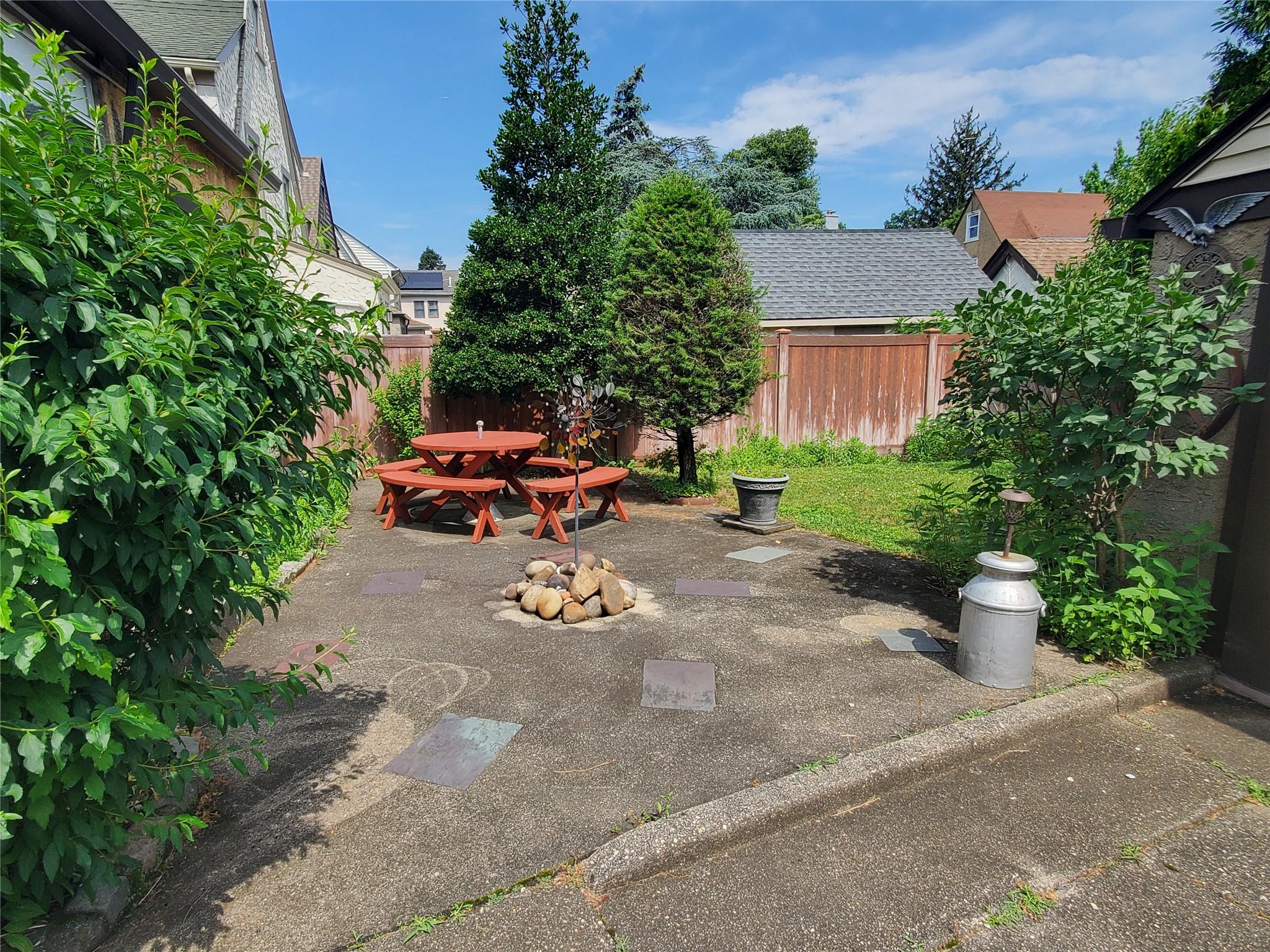 42-03 Westmoreland Street, Little Neck, NY 11363