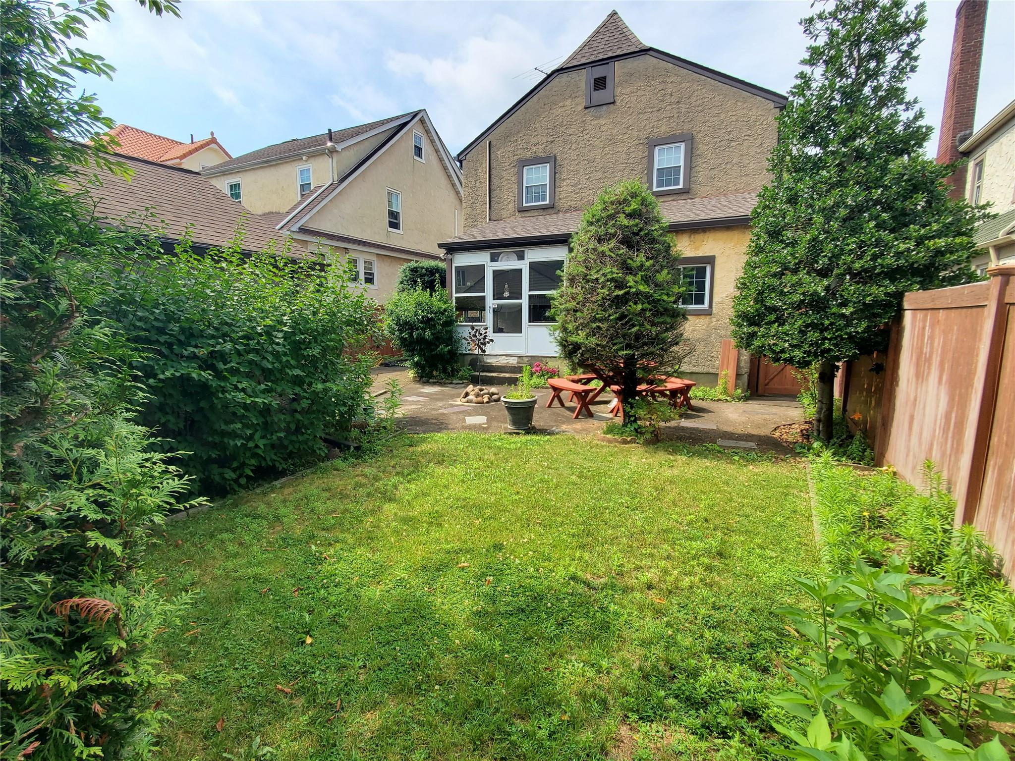 42-03 Westmoreland Street, Little Neck, NY 11363